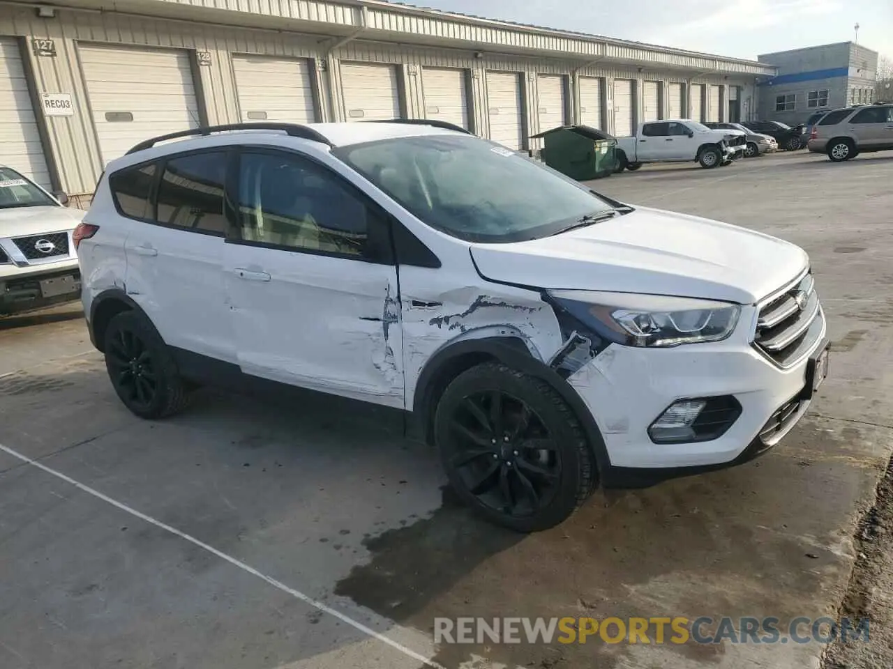 4 Photograph of a damaged car 1FMCU0GD9KUB29680 FORD ESCAPE 2019