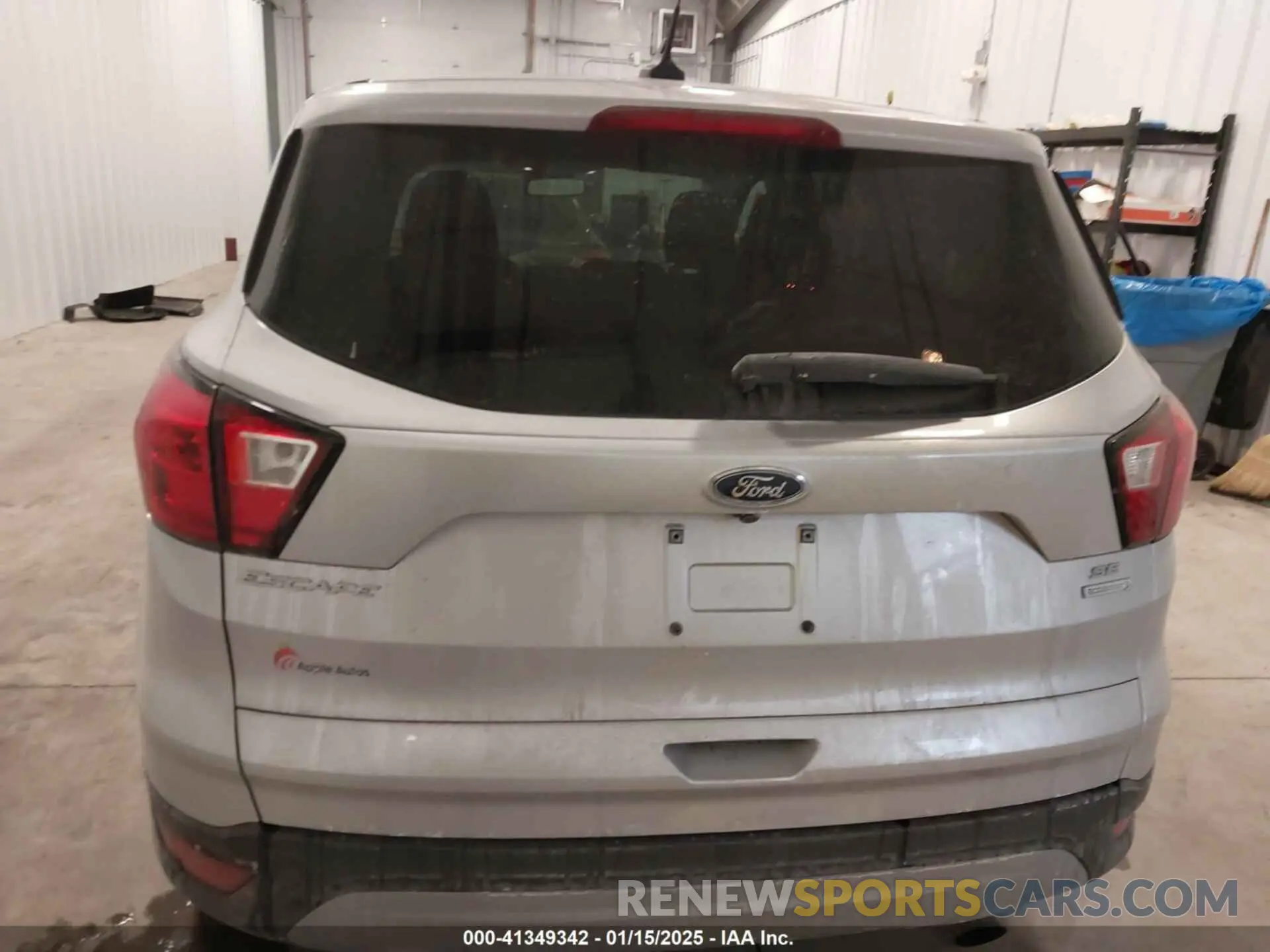 16 Photograph of a damaged car 1FMCU0GD9KUB61111 FORD ESCAPE 2019