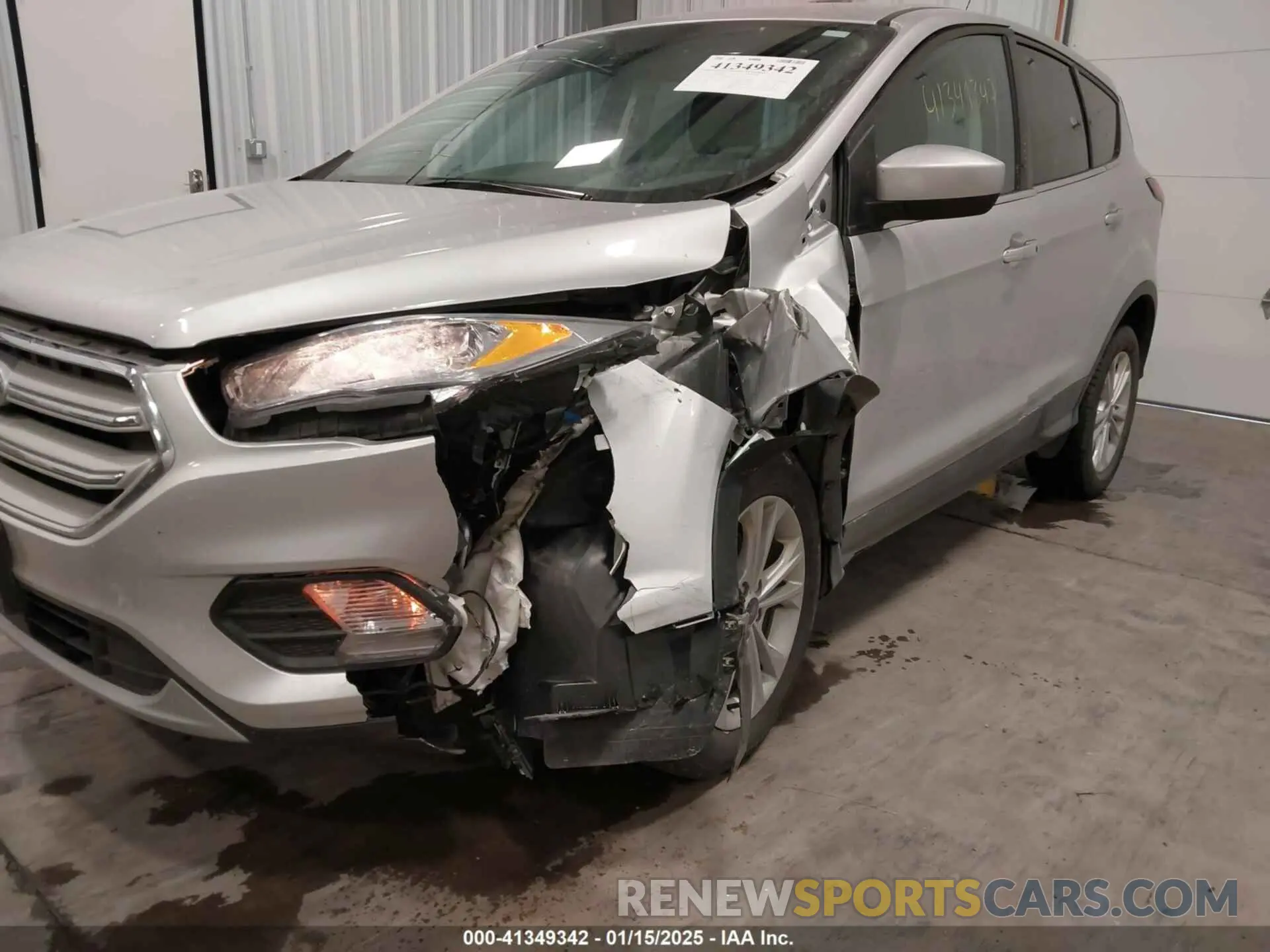 6 Photograph of a damaged car 1FMCU0GD9KUB61111 FORD ESCAPE 2019
