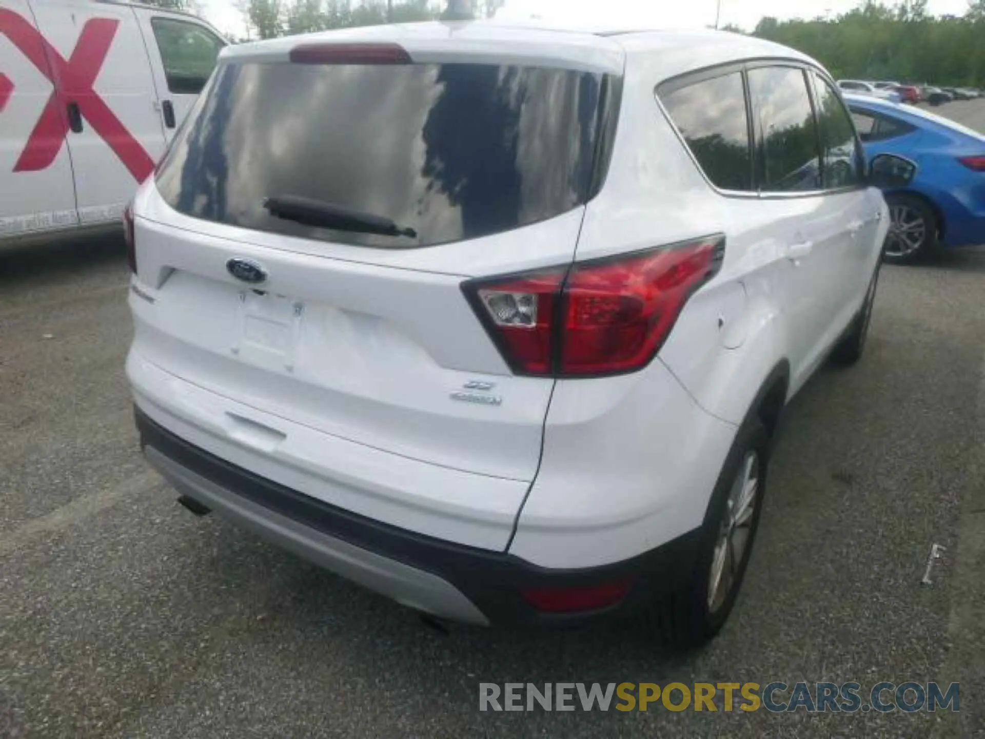 15 Photograph of a damaged car 1FMCU0GD9KUB82377 FORD ESCAPE 2019
