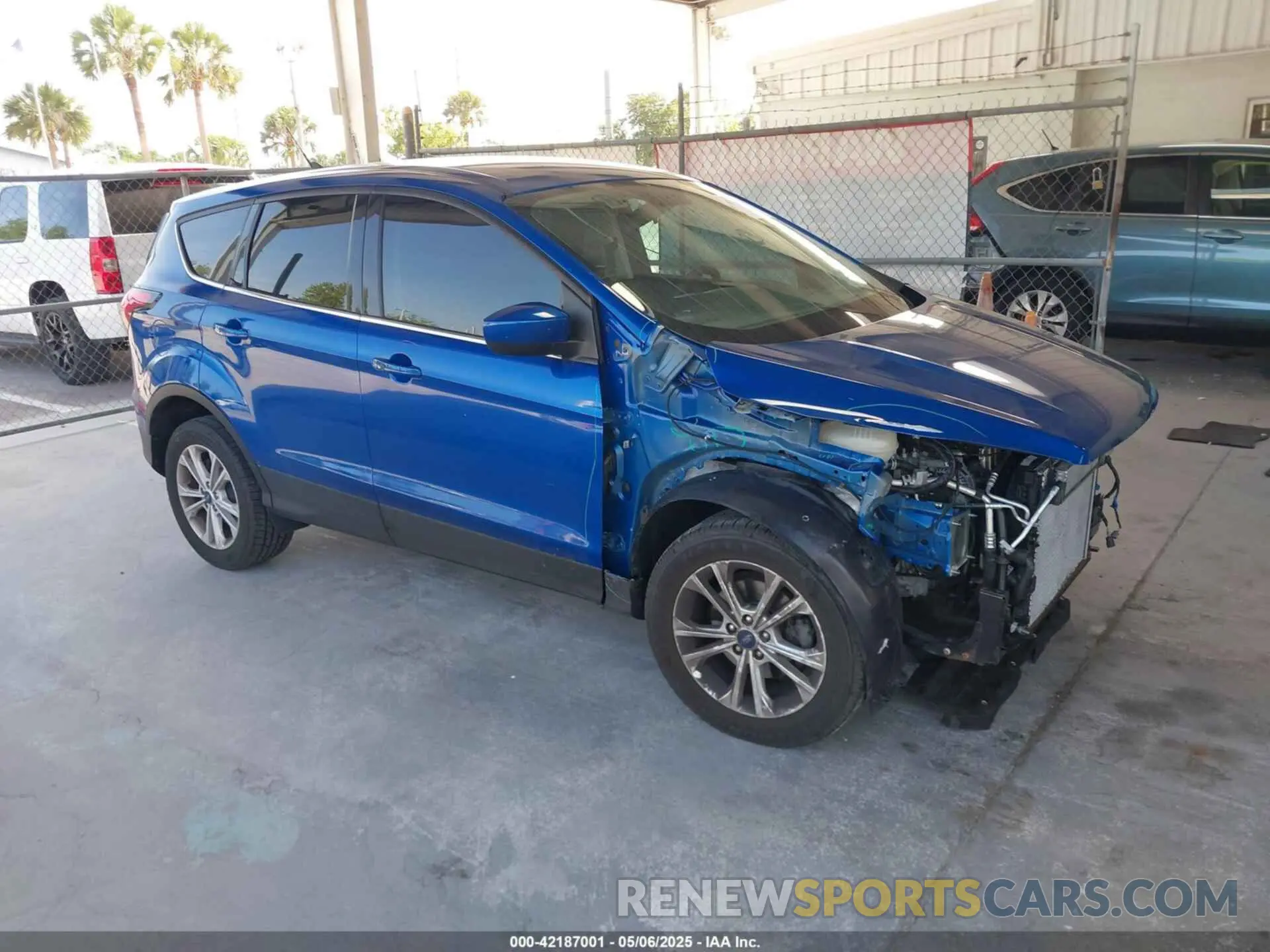 1 Photograph of a damaged car 1FMCU0GD9KUB84873 FORD ESCAPE 2019