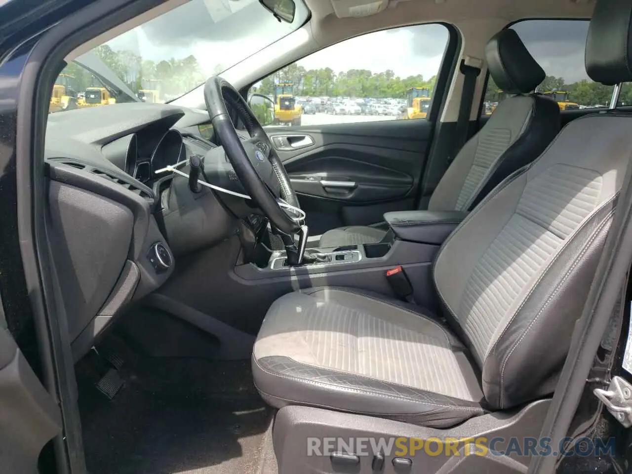 7 Photograph of a damaged car 1FMCU0GD9KUC19850 FORD ESCAPE 2019