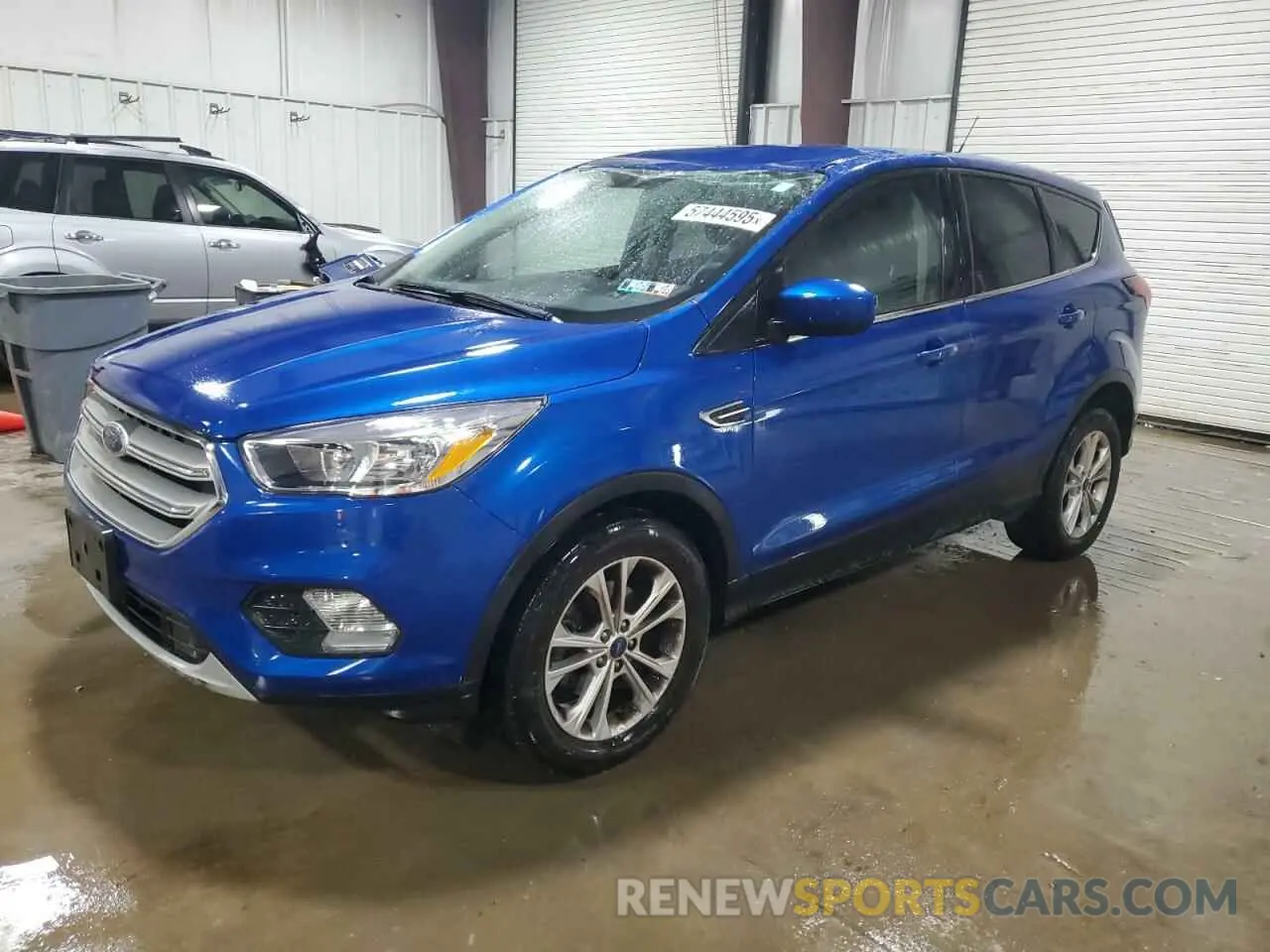 1 Photograph of a damaged car 1FMCU0GD9KUC22442 FORD ESCAPE 2019