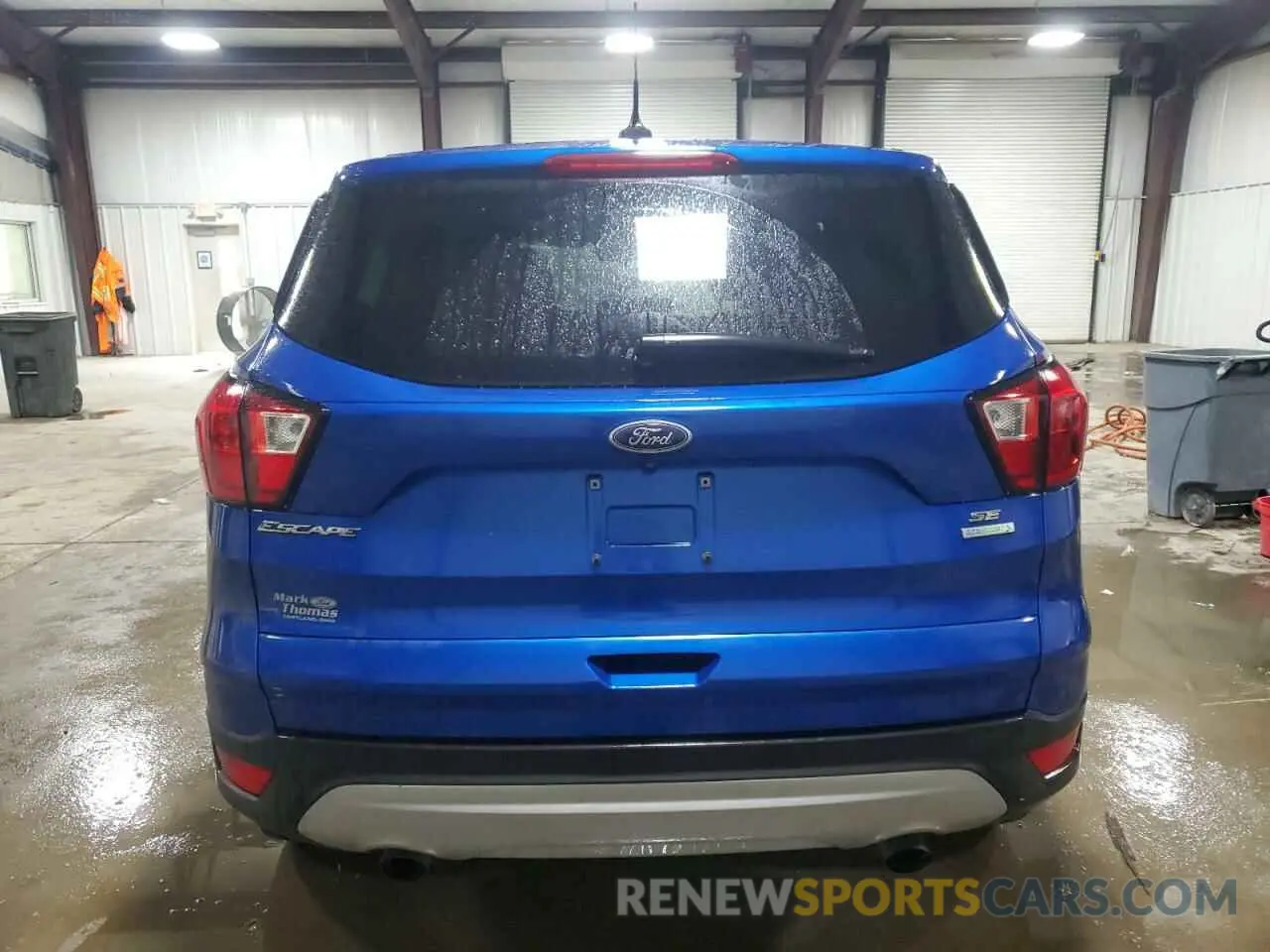 6 Photograph of a damaged car 1FMCU0GD9KUC22442 FORD ESCAPE 2019