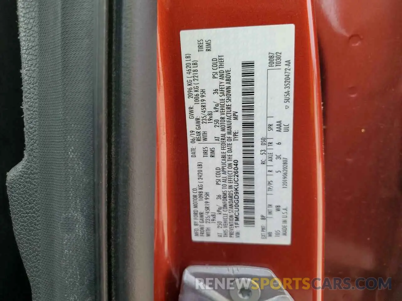 13 Photograph of a damaged car 1FMCU0GD9KUC26040 FORD ESCAPE 2019