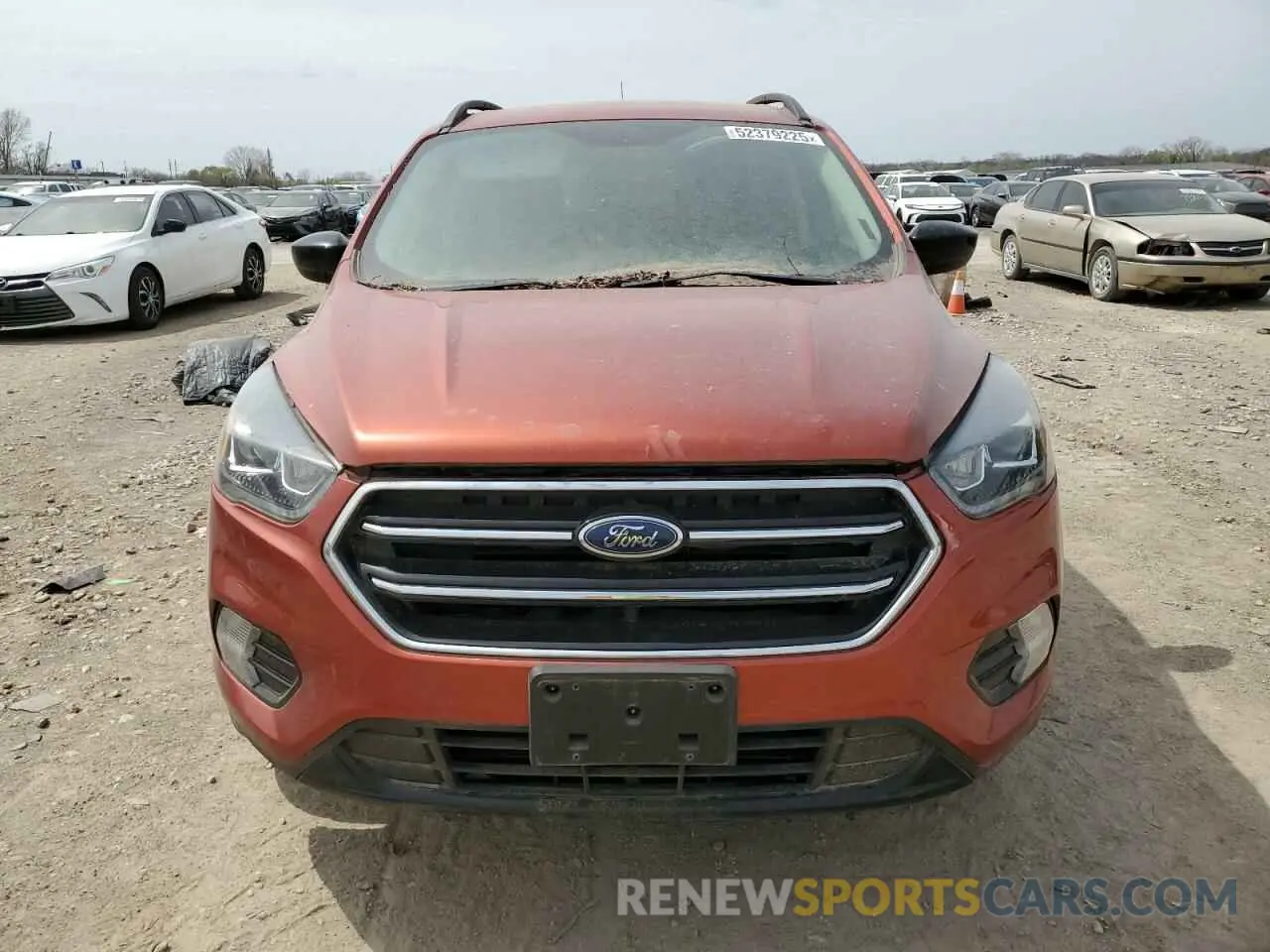 5 Photograph of a damaged car 1FMCU0GD9KUC26040 FORD ESCAPE 2019