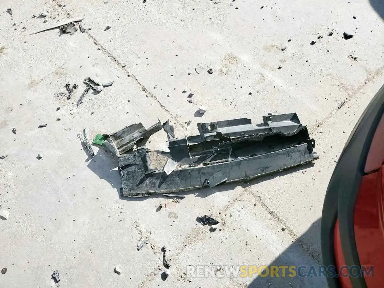 13 Photograph of a damaged car 1FMCU0GD9KUC36552 FORD ESCAPE 2019