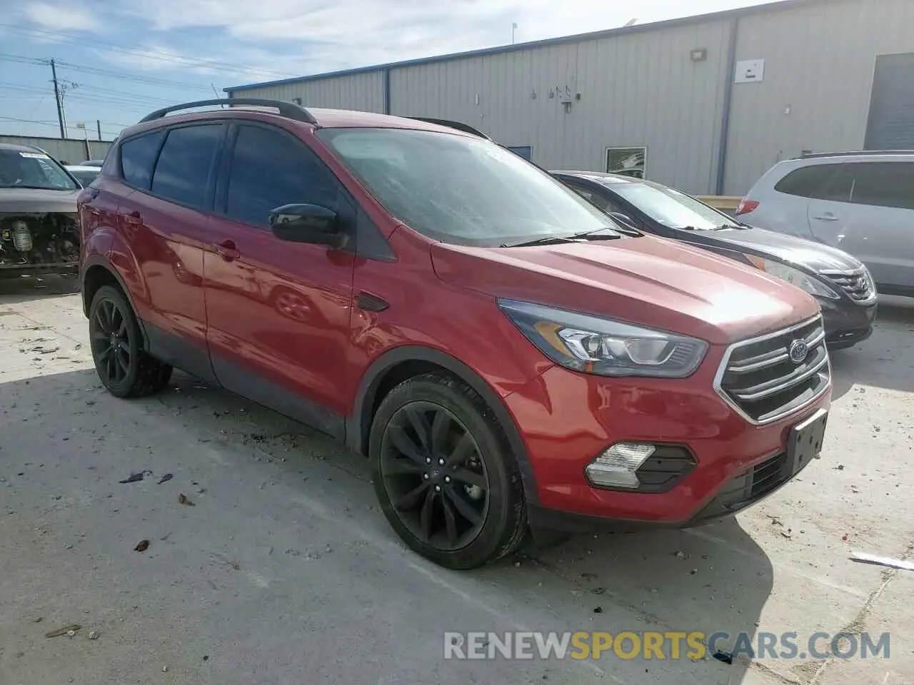 4 Photograph of a damaged car 1FMCU0GD9KUC36552 FORD ESCAPE 2019