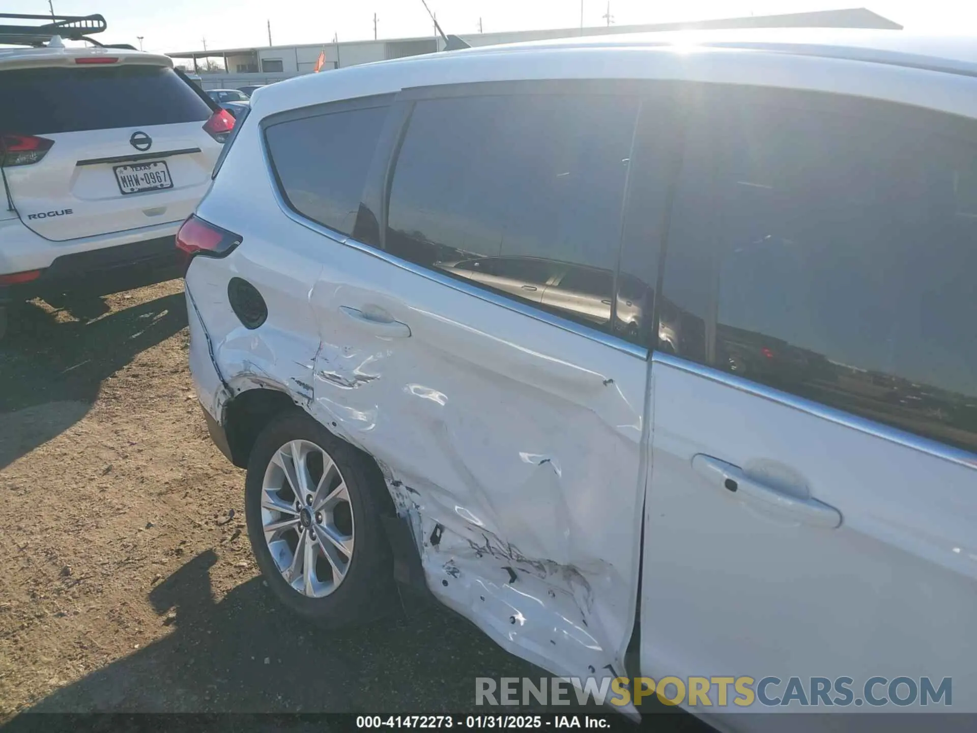 6 Photograph of a damaged car 1FMCU0GDXKUA34142 FORD ESCAPE 2019
