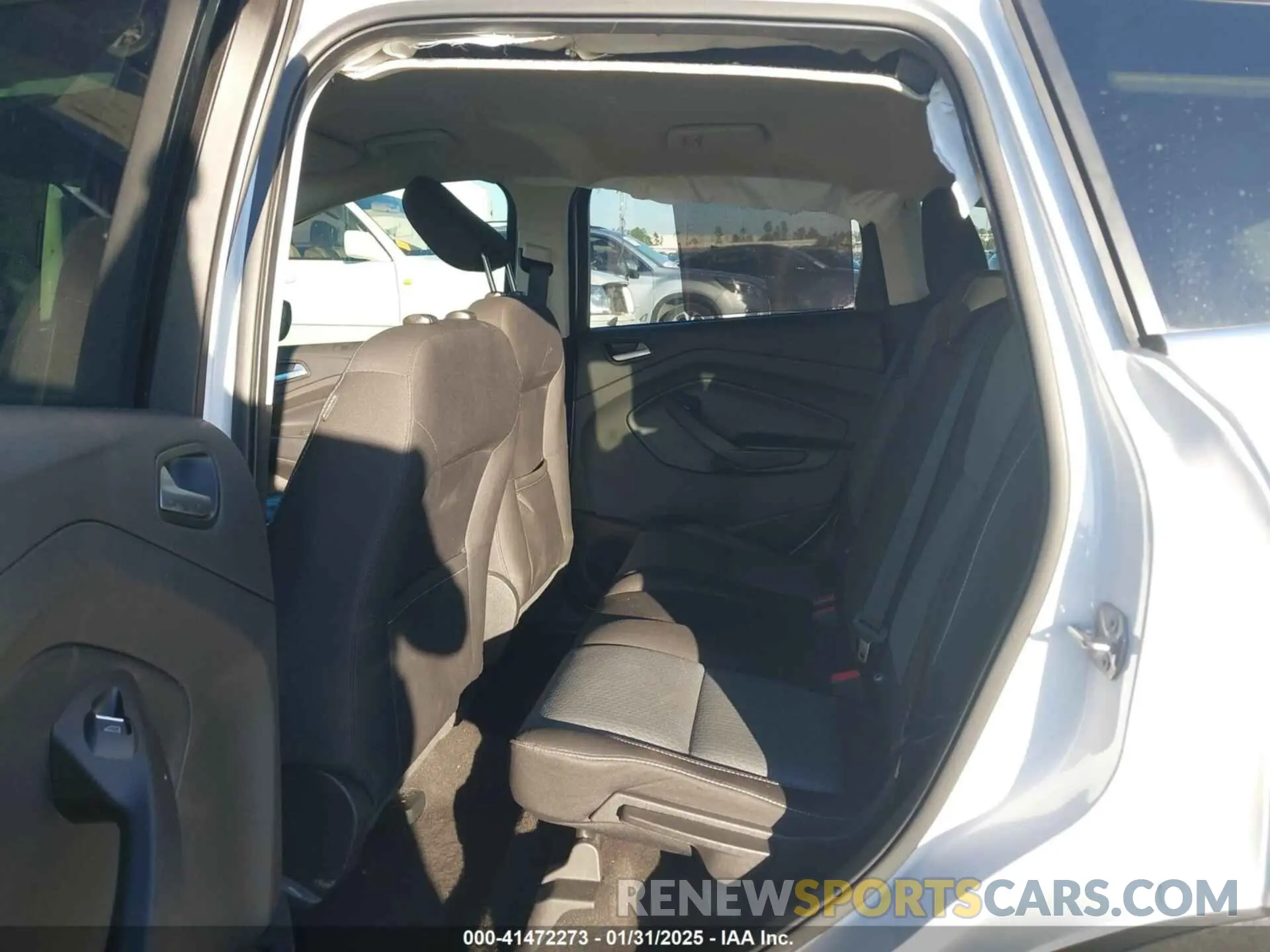 8 Photograph of a damaged car 1FMCU0GDXKUA34142 FORD ESCAPE 2019