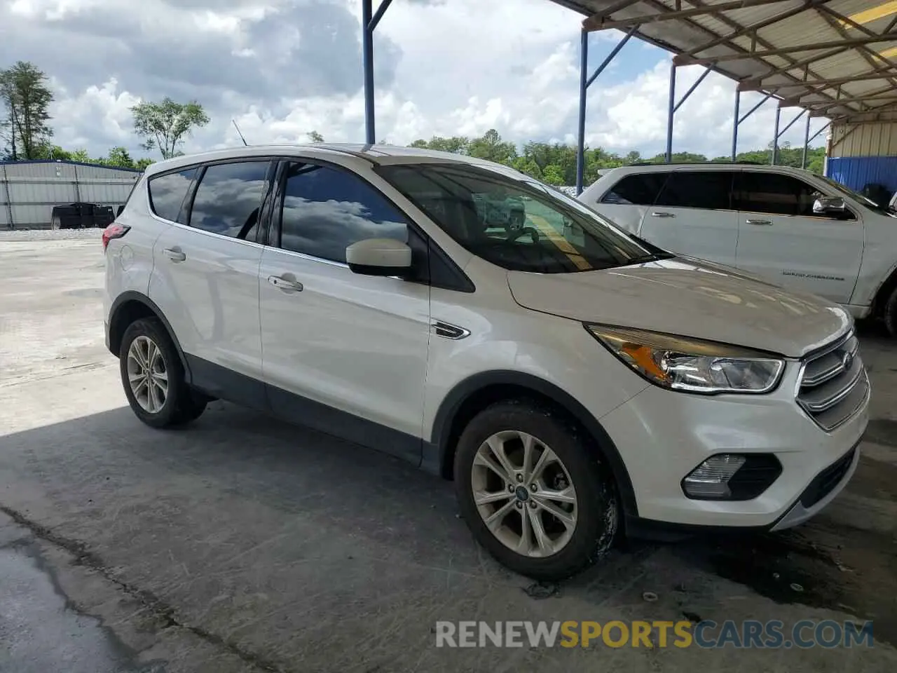 4 Photograph of a damaged car 1FMCU0GDXKUA49708 FORD ESCAPE 2019