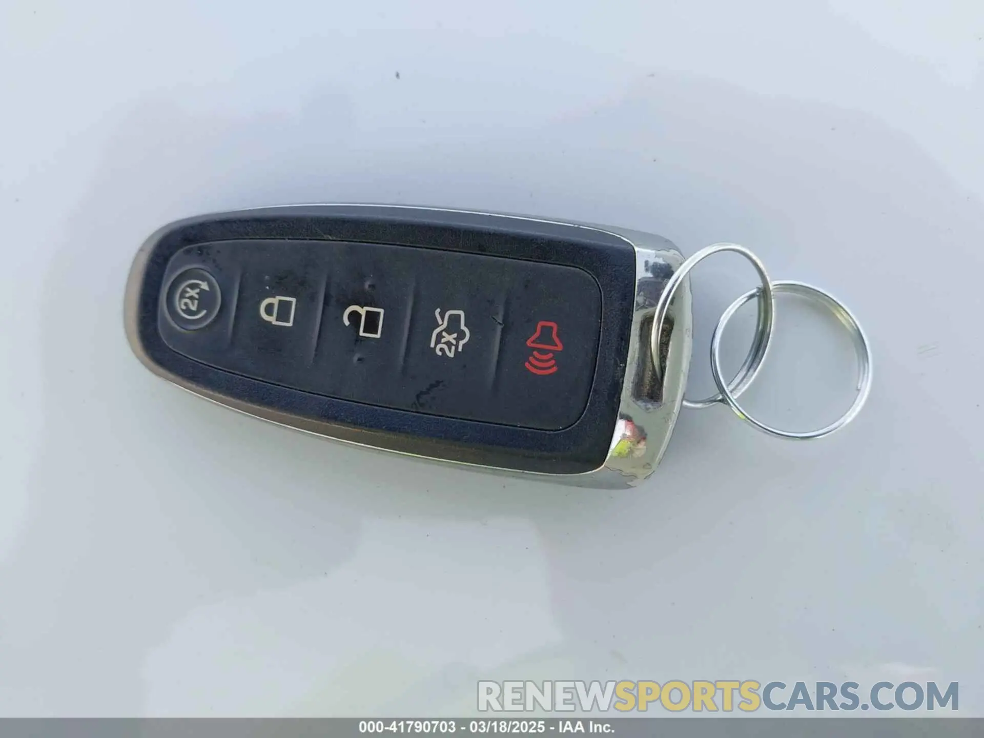 11 Photograph of a damaged car 1FMCU0GDXKUA53726 FORD ESCAPE 2019
