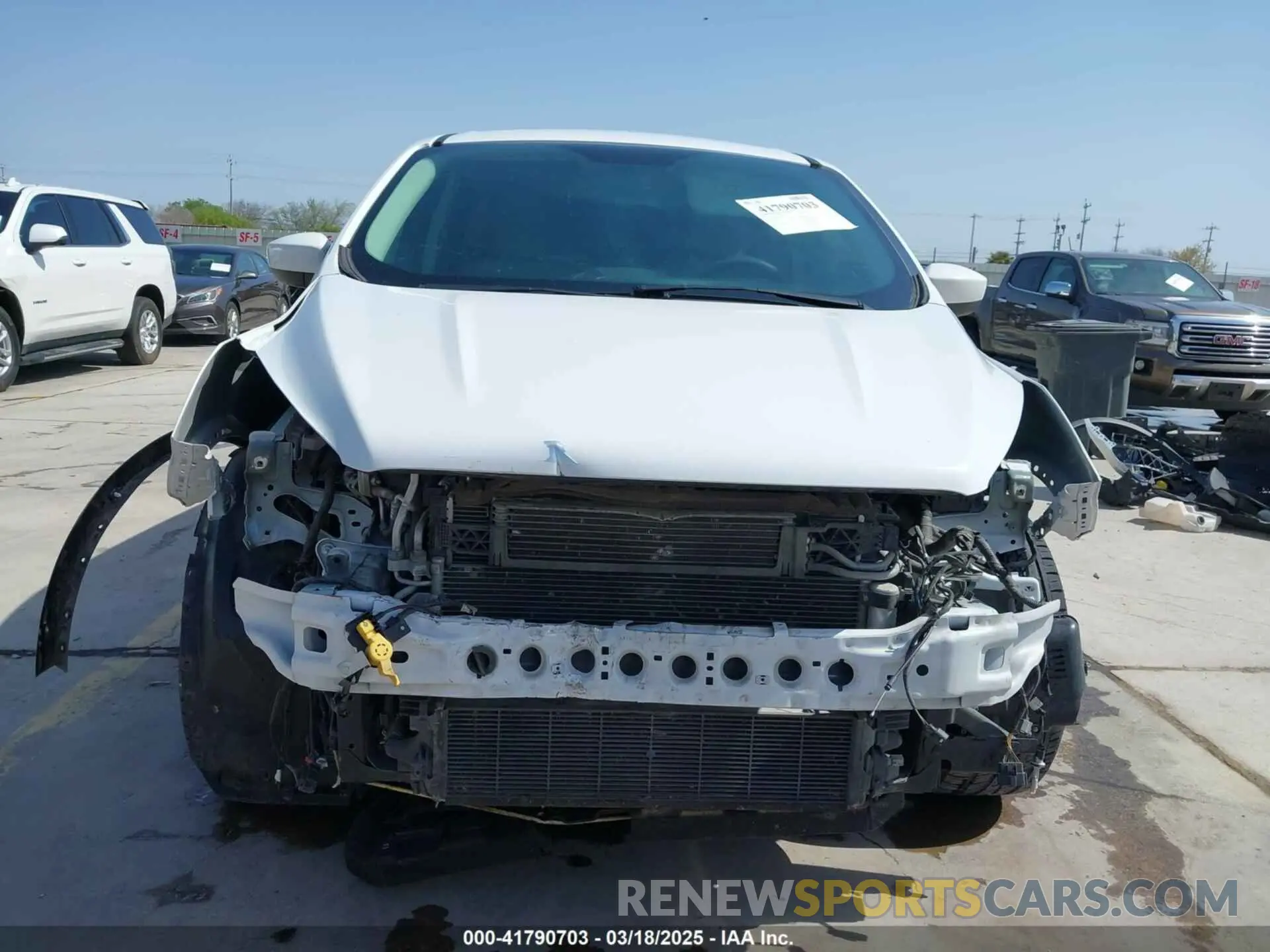 13 Photograph of a damaged car 1FMCU0GDXKUA53726 FORD ESCAPE 2019