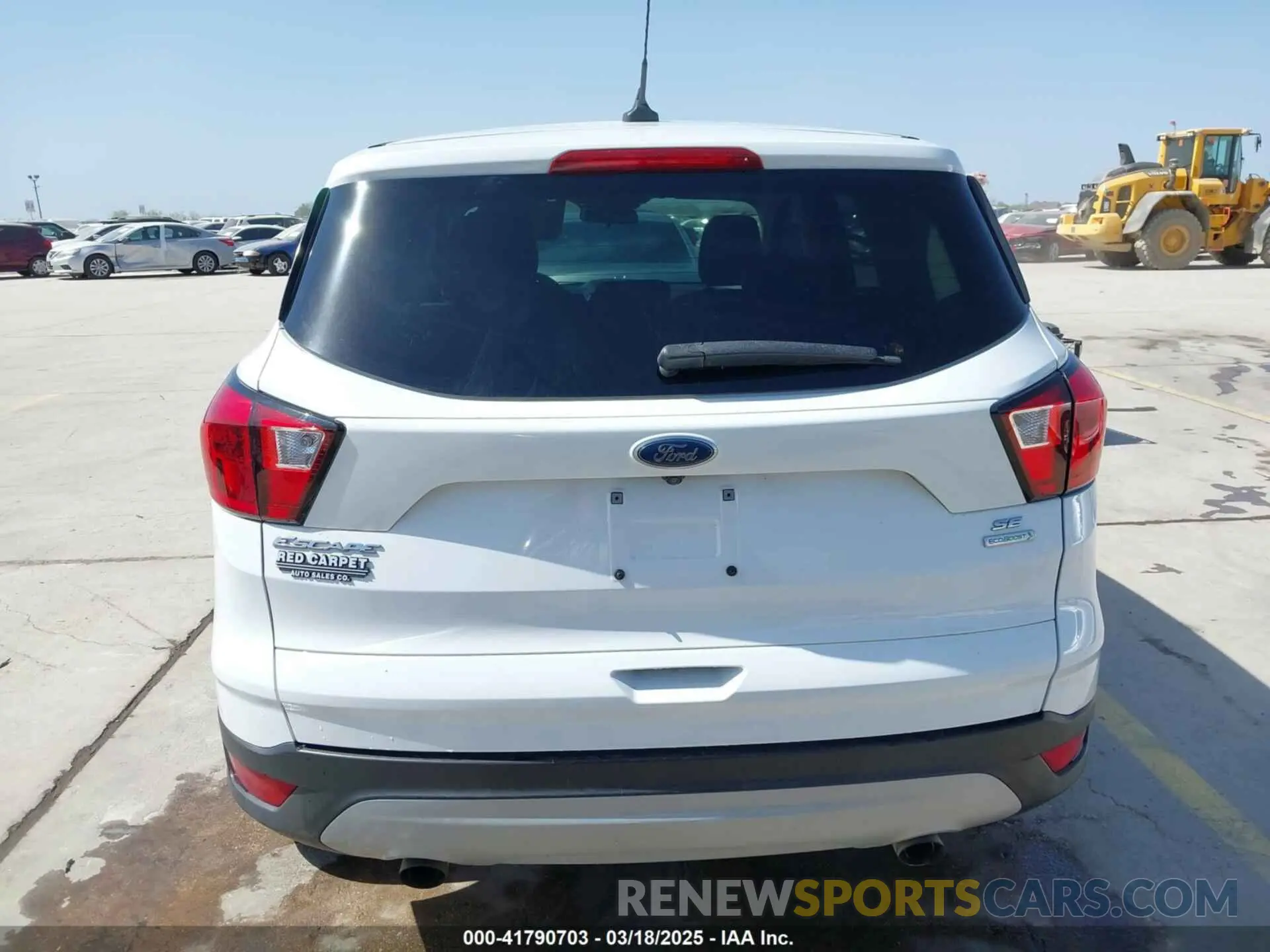 17 Photograph of a damaged car 1FMCU0GDXKUA53726 FORD ESCAPE 2019