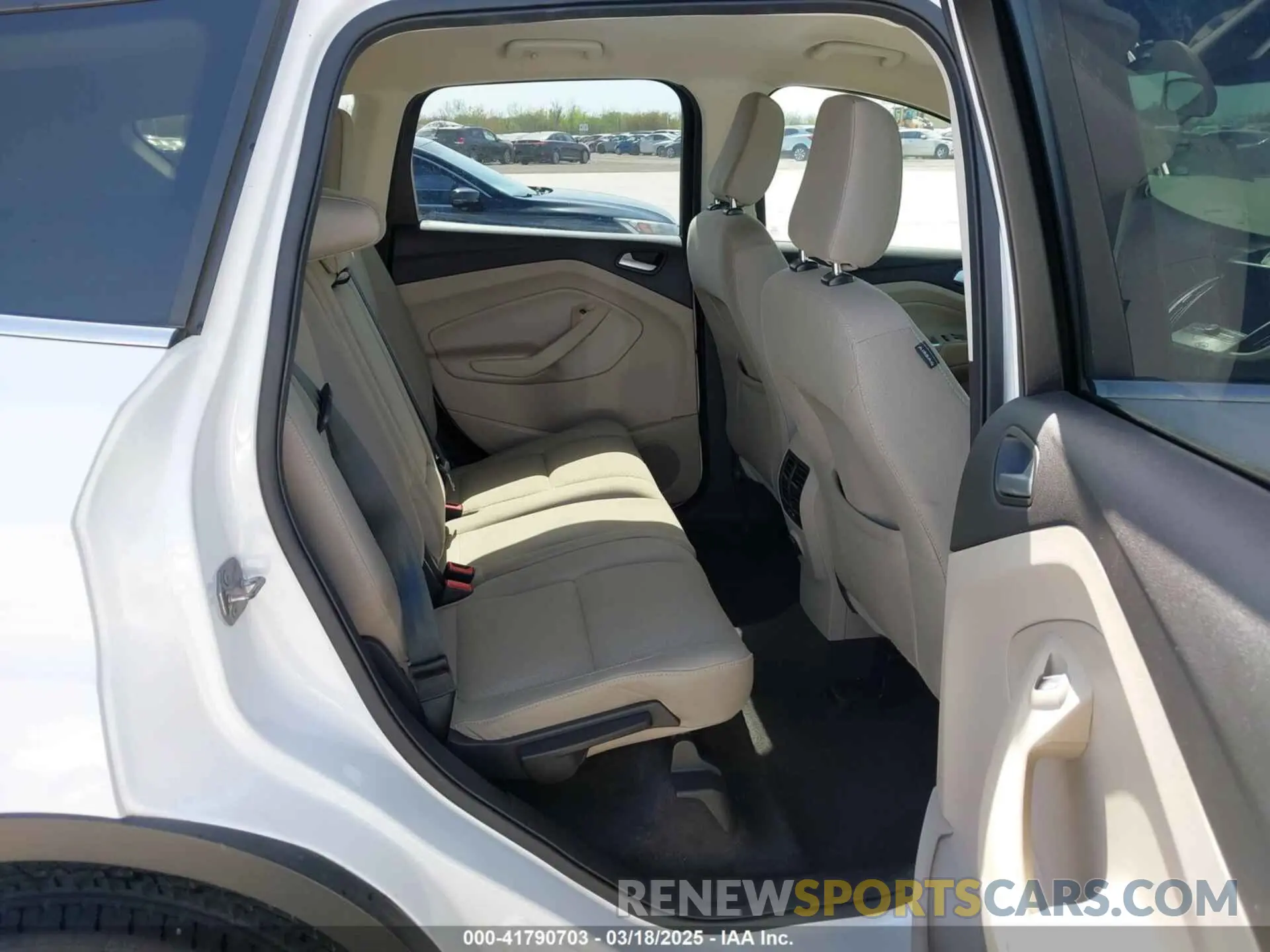 8 Photograph of a damaged car 1FMCU0GDXKUA53726 FORD ESCAPE 2019