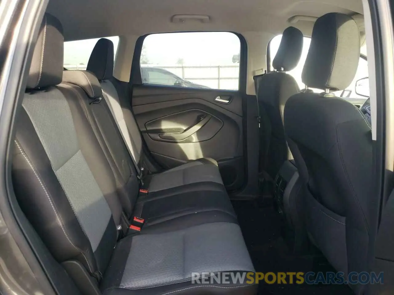 11 Photograph of a damaged car 1FMCU0GDXKUA59459 FORD ESCAPE 2019