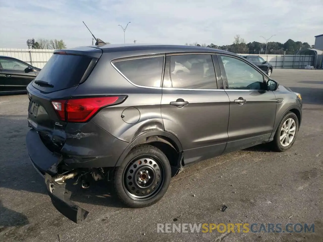 3 Photograph of a damaged car 1FMCU0GDXKUA59459 FORD ESCAPE 2019