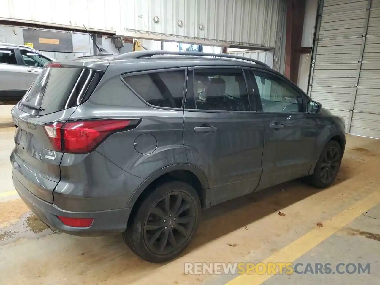 3 Photograph of a damaged car 1FMCU0GDXKUA64466 FORD ESCAPE 2019