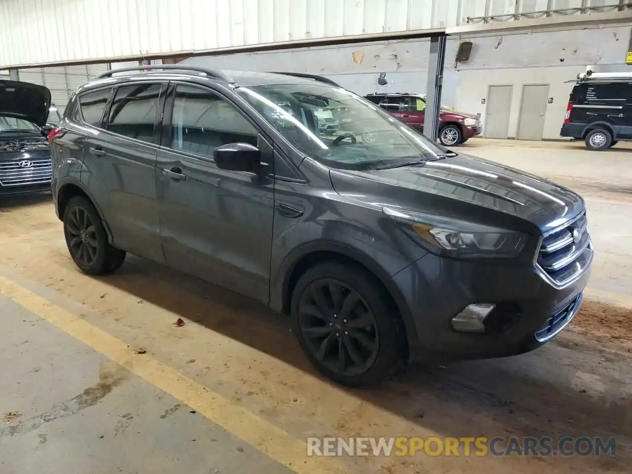 4 Photograph of a damaged car 1FMCU0GDXKUA64466 FORD ESCAPE 2019