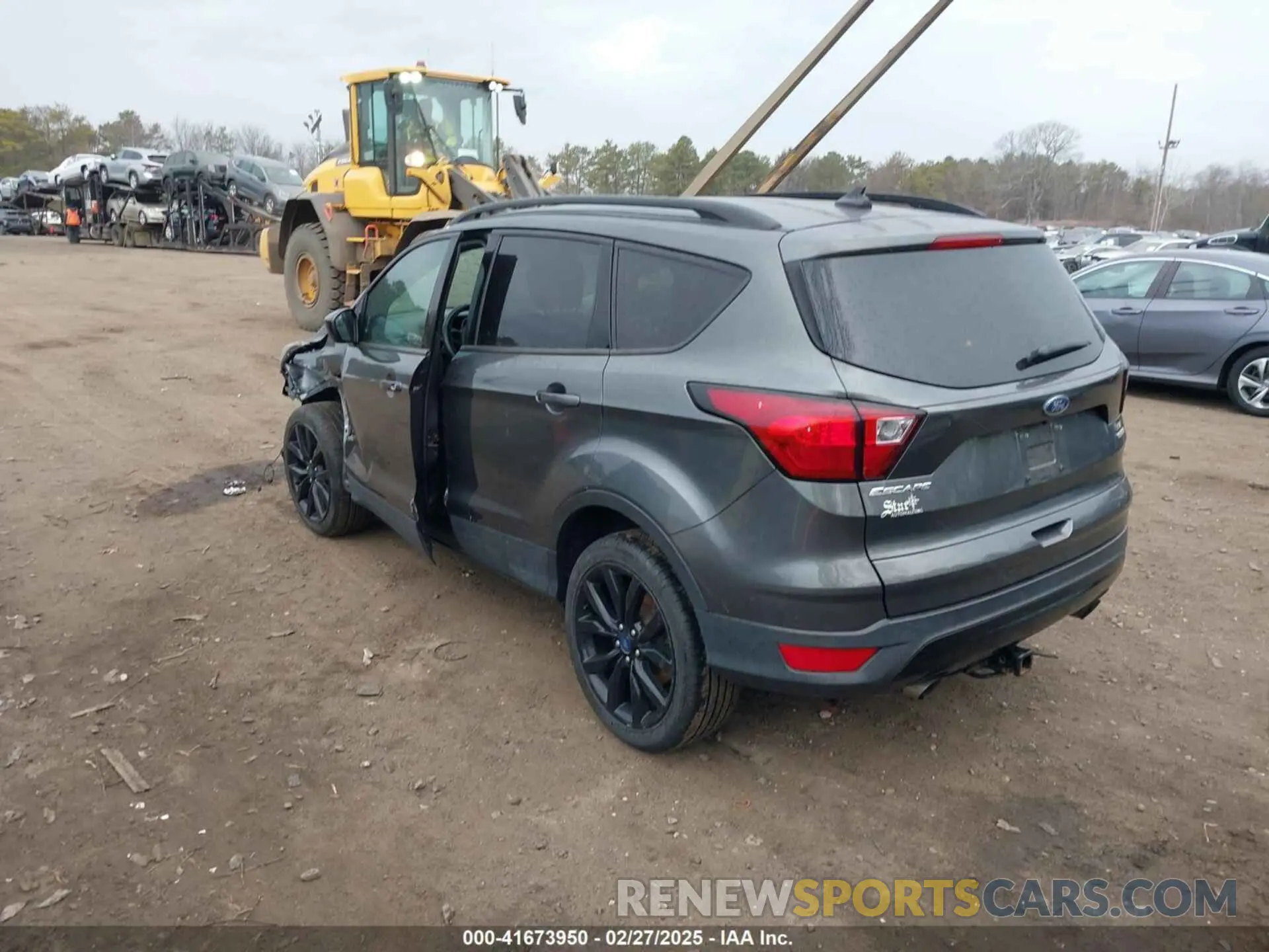 3 Photograph of a damaged car 1FMCU0GDXKUB29364 FORD ESCAPE 2019