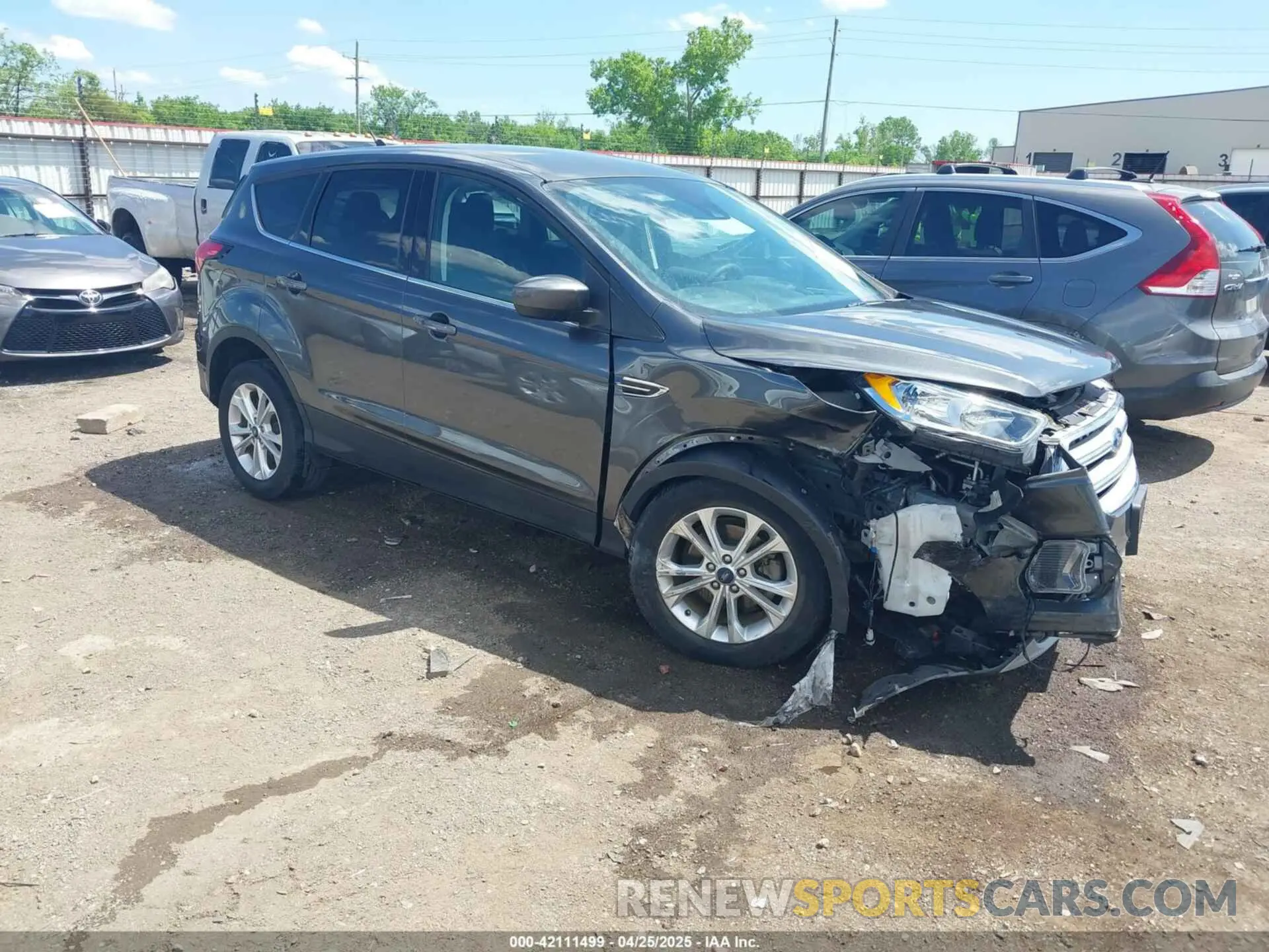 1 Photograph of a damaged car 1FMCU0GDXKUB49503 FORD ESCAPE 2019