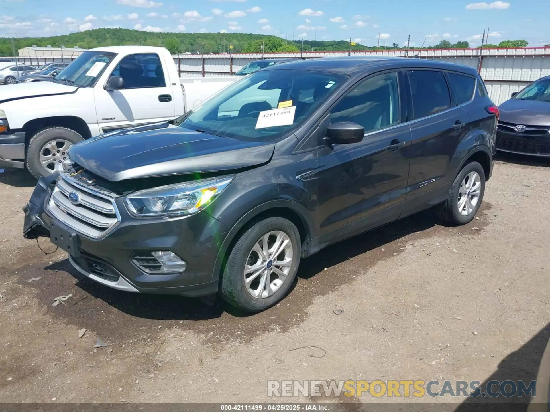 2 Photograph of a damaged car 1FMCU0GDXKUB49503 FORD ESCAPE 2019