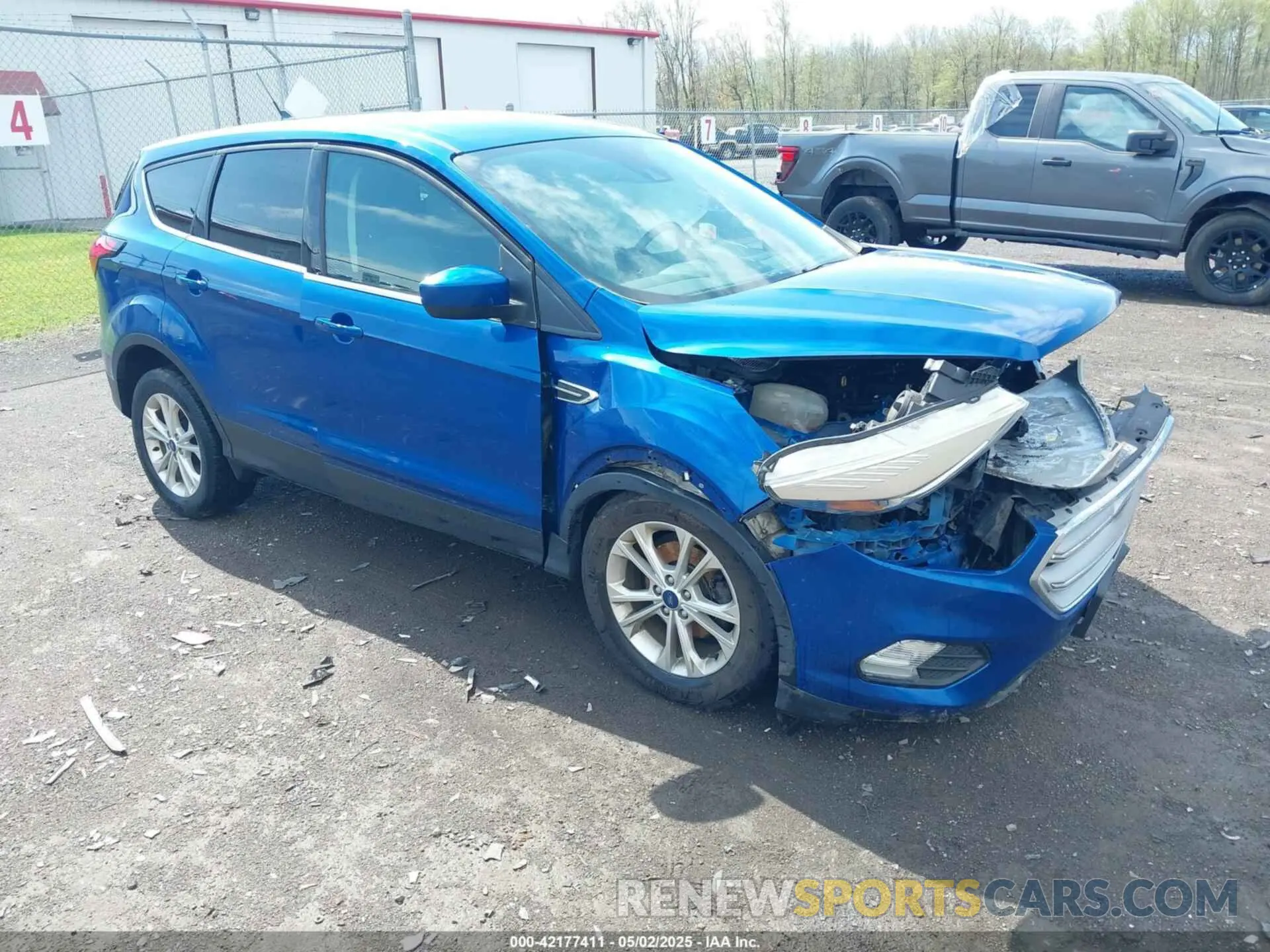 1 Photograph of a damaged car 1FMCU0GDXKUB81786 FORD ESCAPE 2019
