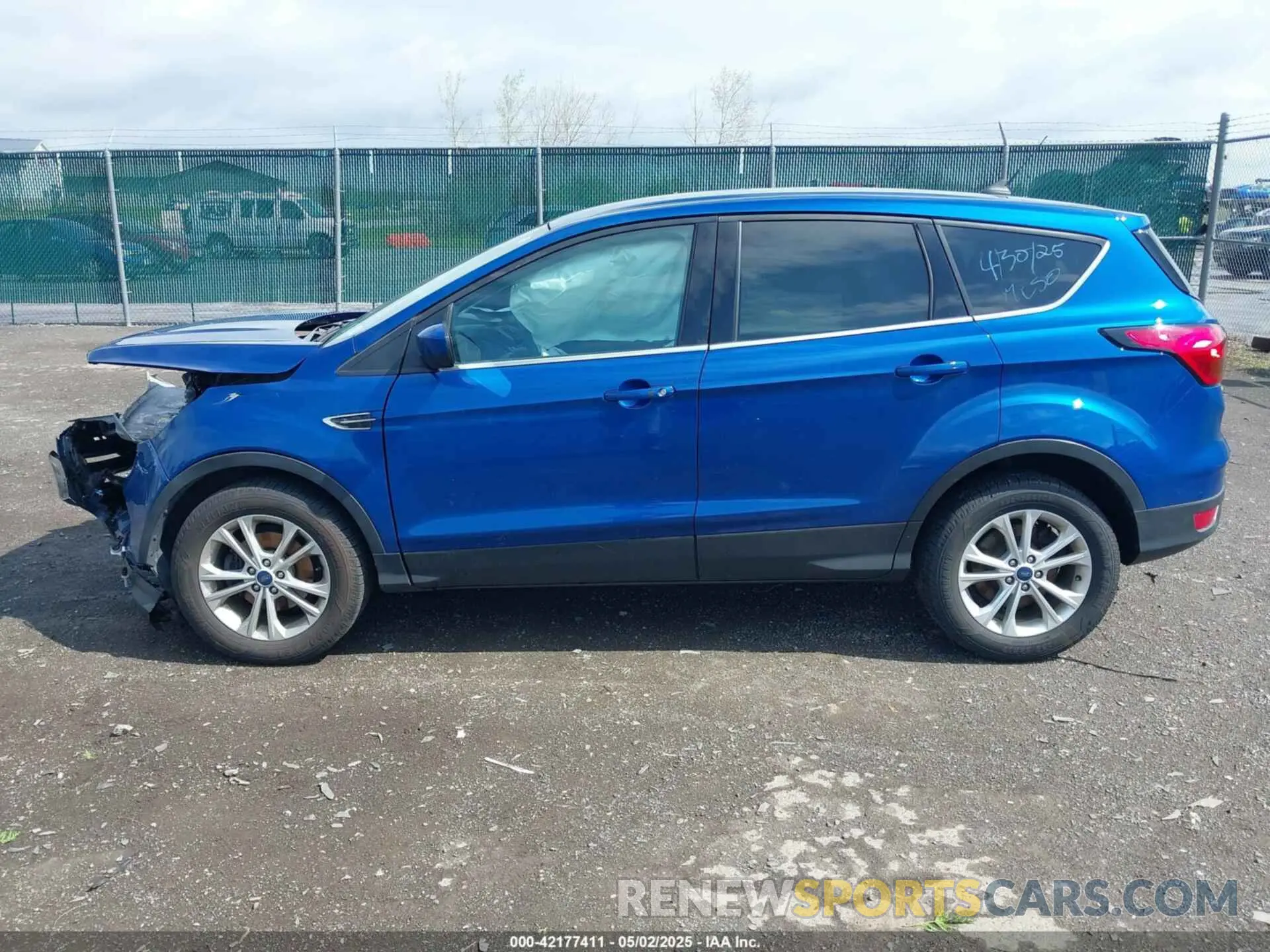 14 Photograph of a damaged car 1FMCU0GDXKUB81786 FORD ESCAPE 2019