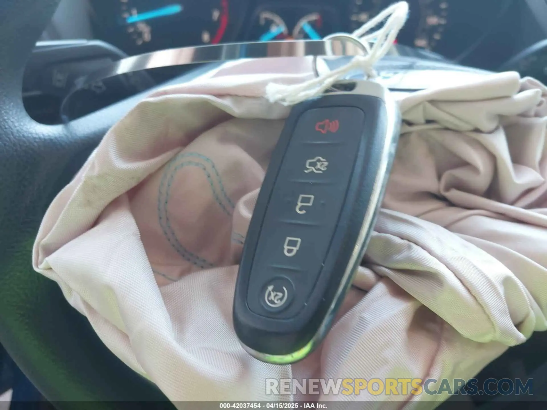 11 Photograph of a damaged car 1FMCU0GDXKUC52548 FORD ESCAPE 2019