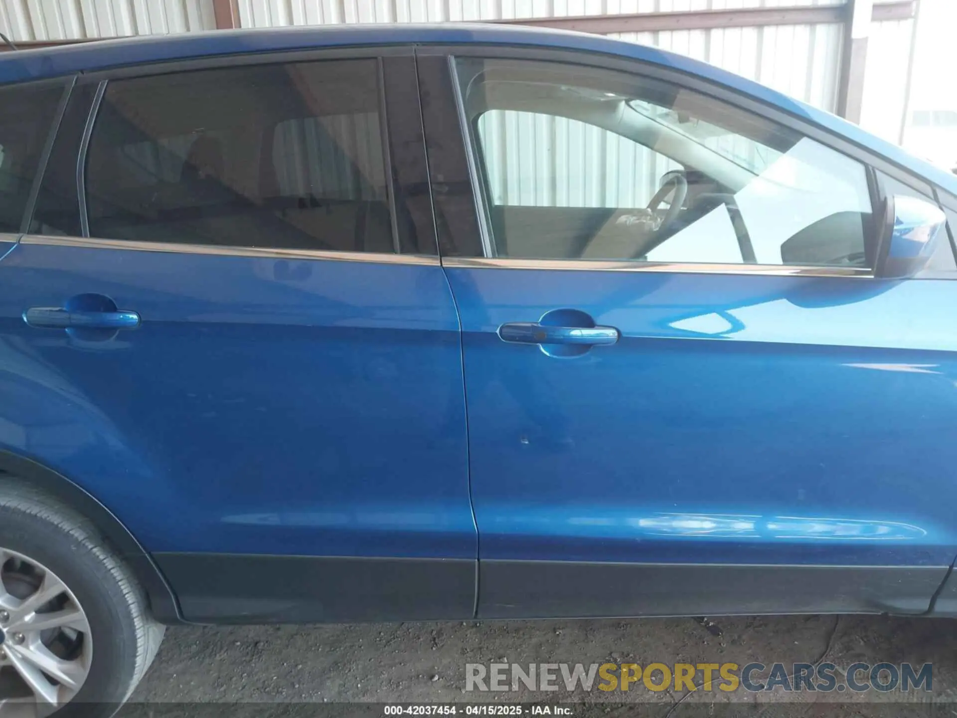 13 Photograph of a damaged car 1FMCU0GDXKUC52548 FORD ESCAPE 2019