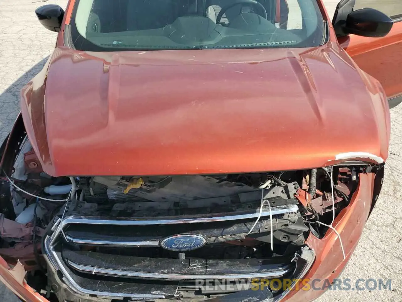 11 Photograph of a damaged car 1FMCU0GDXKUC52985 FORD ESCAPE 2019