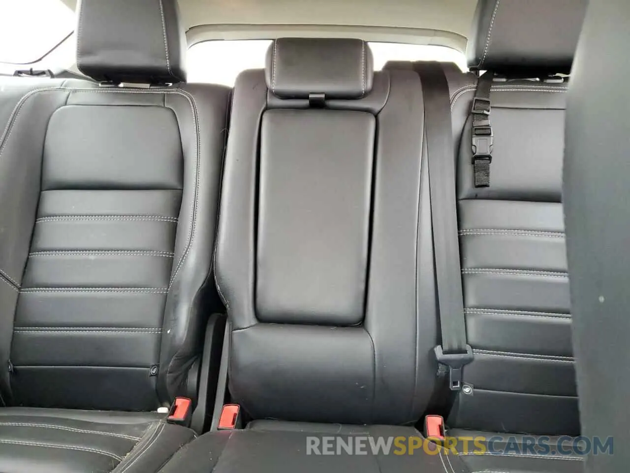 10 Photograph of a damaged car 1FMCU0HD0KUA20152 FORD ESCAPE 2019