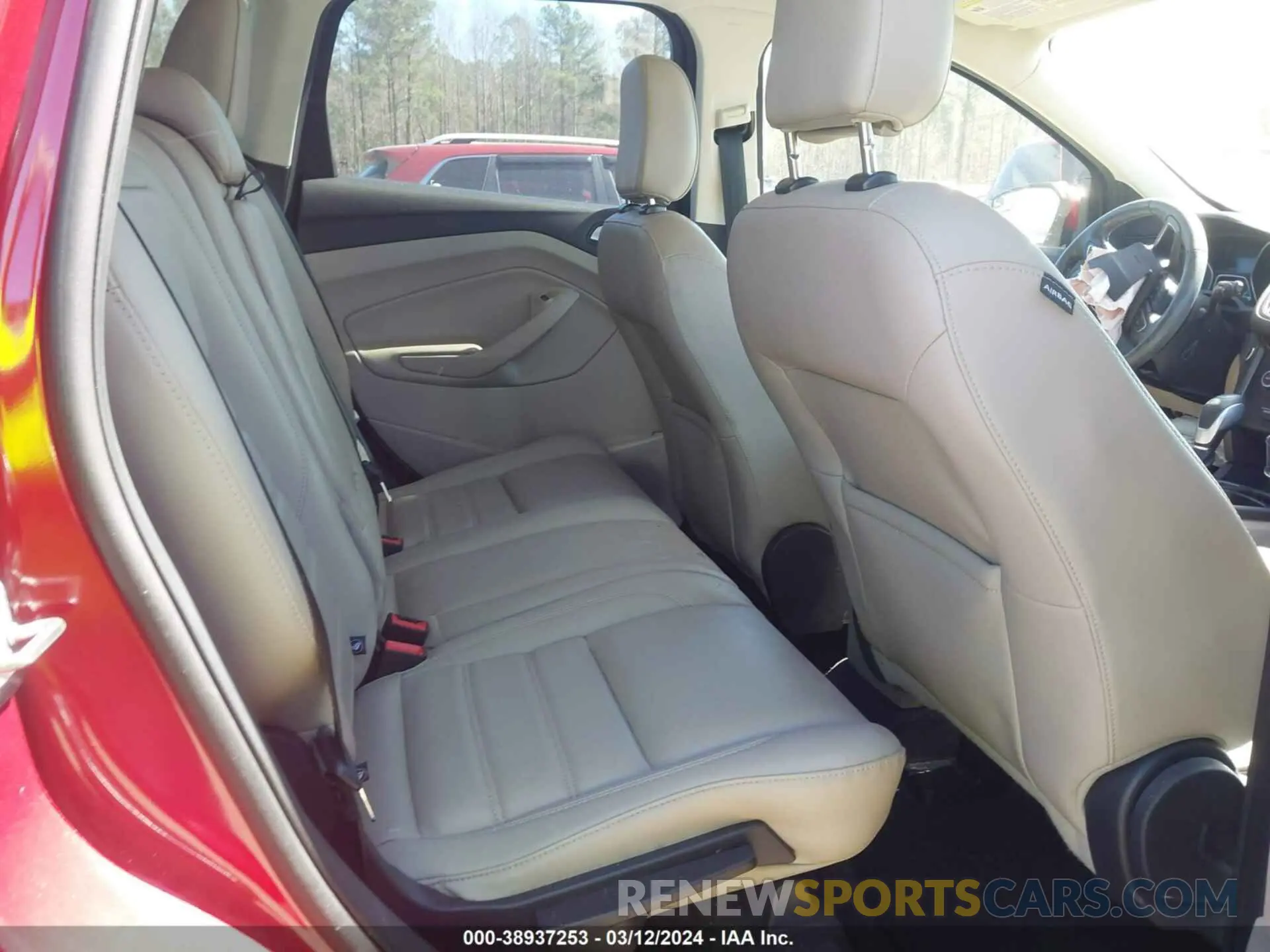 8 Photograph of a damaged car 1FMCU0HD1KUA67545 FORD ESCAPE 2019