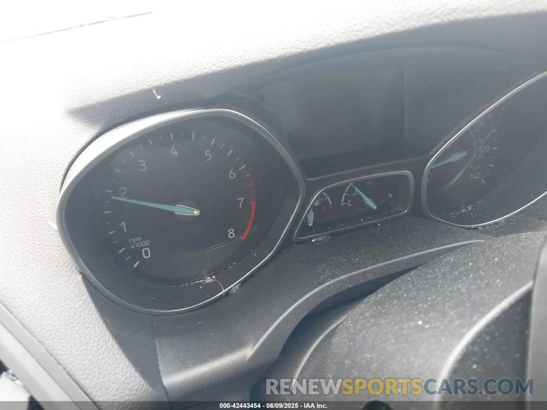 7 Photograph of a damaged car 1FMCU0HD1KUB11382 FORD ESCAPE 2019