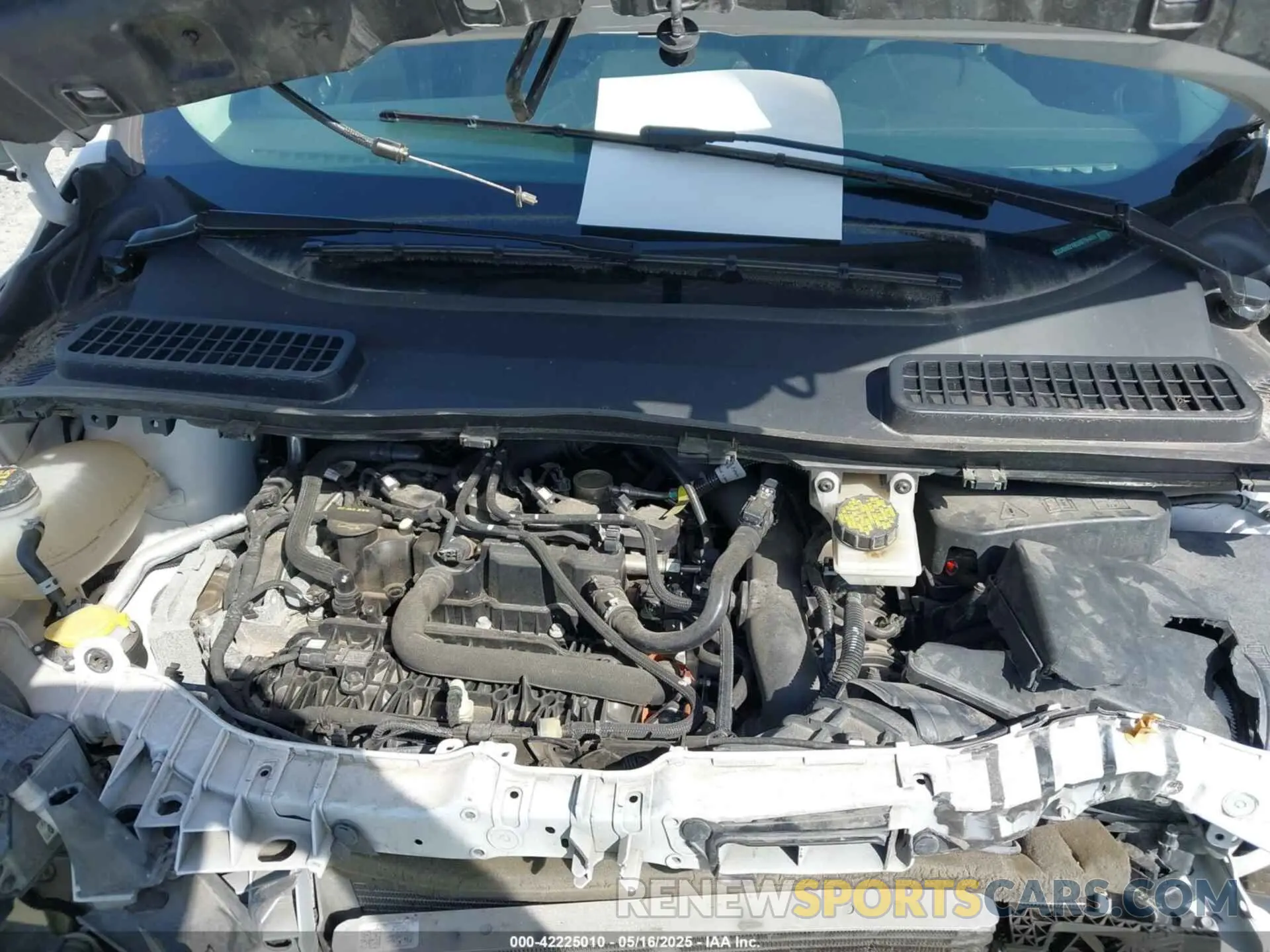 10 Photograph of a damaged car 1FMCU0HD1KUB76409 FORD ESCAPE 2019