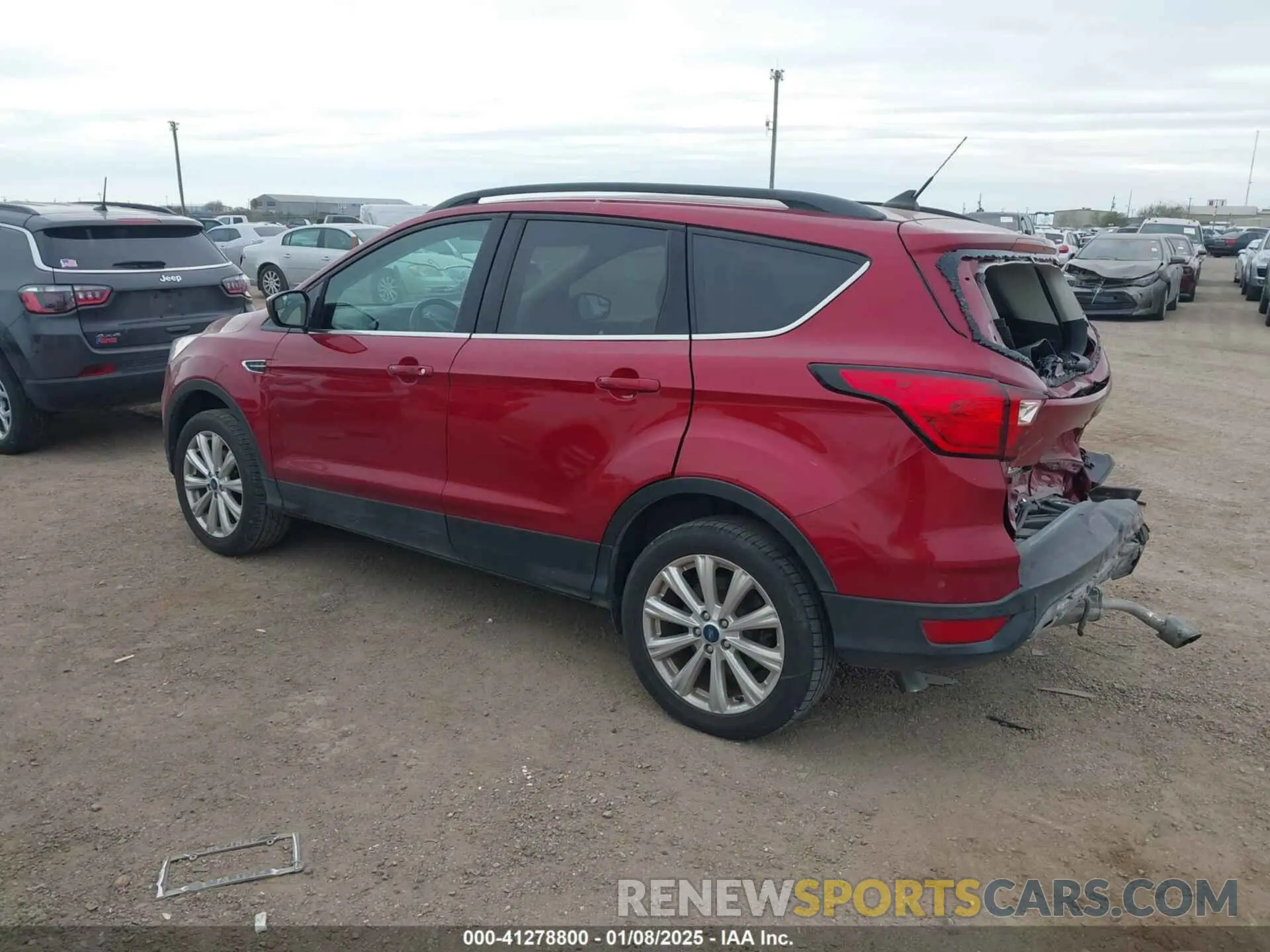 3 Photograph of a damaged car 1FMCU0HD3KUA18315 FORD ESCAPE 2019