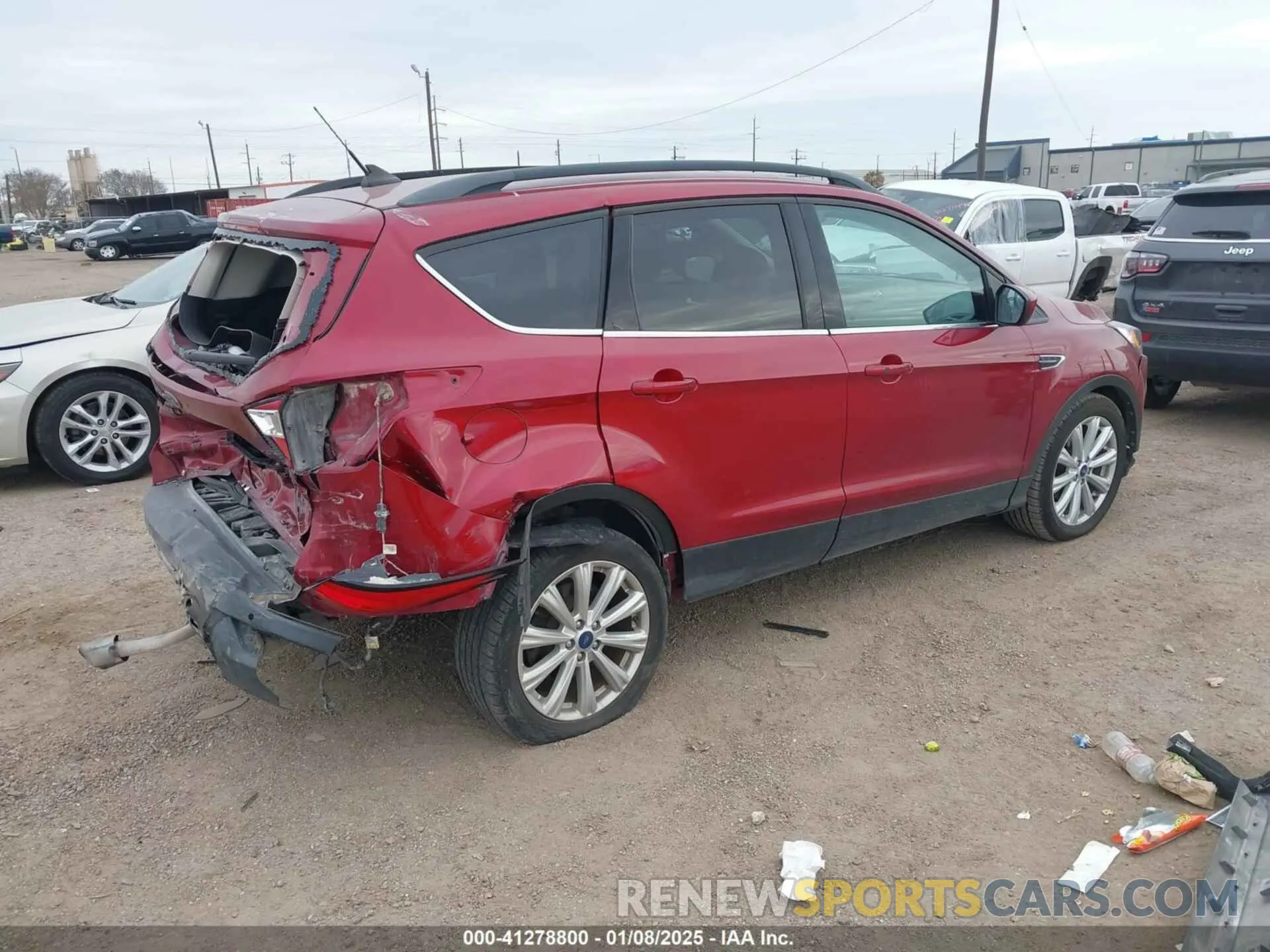 4 Photograph of a damaged car 1FMCU0HD3KUA18315 FORD ESCAPE 2019
