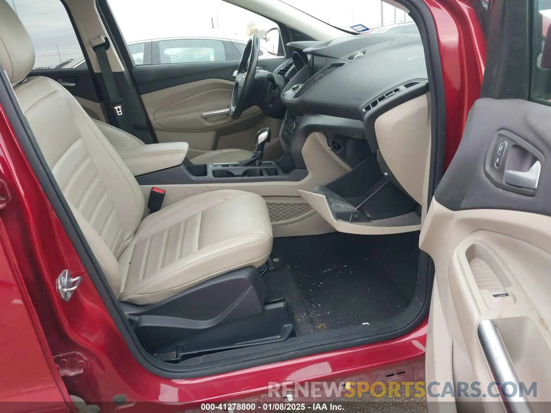 5 Photograph of a damaged car 1FMCU0HD3KUA18315 FORD ESCAPE 2019