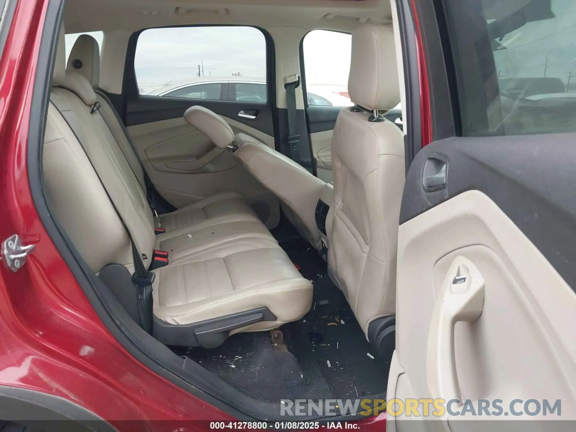 8 Photograph of a damaged car 1FMCU0HD3KUA18315 FORD ESCAPE 2019