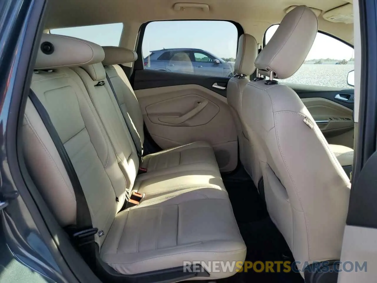 11 Photograph of a damaged car 1FMCU0HD3KUA90289 FORD ESCAPE 2019