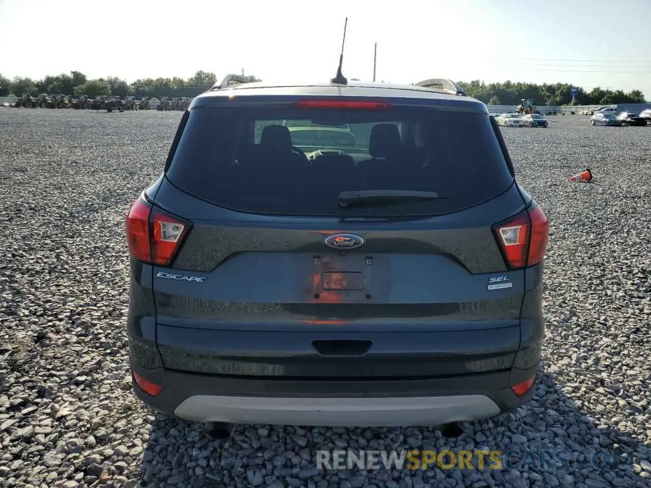 6 Photograph of a damaged car 1FMCU0HD3KUA90289 FORD ESCAPE 2019