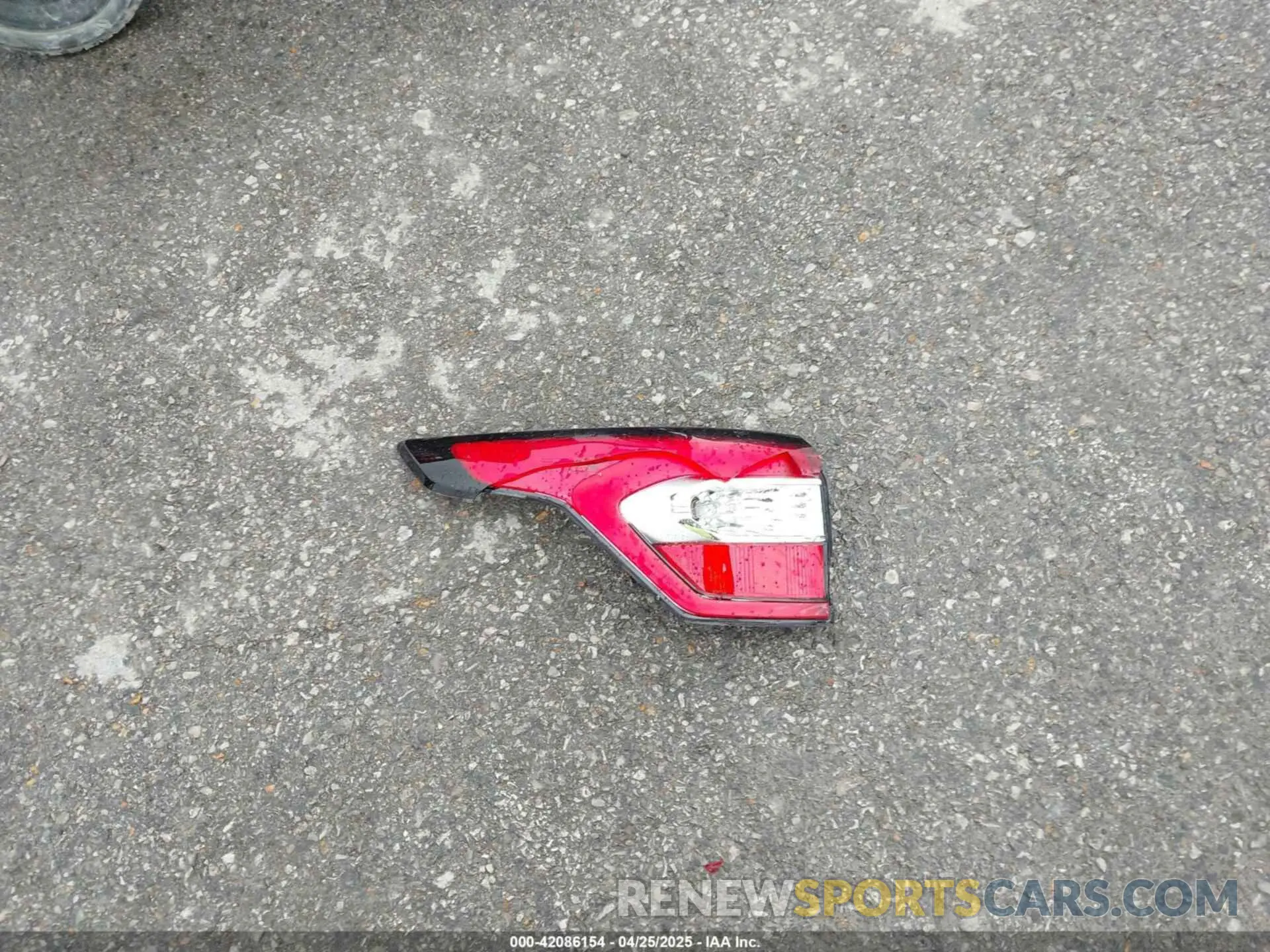12 Photograph of a damaged car 1FMCU0HD3KUB27017 FORD ESCAPE 2019