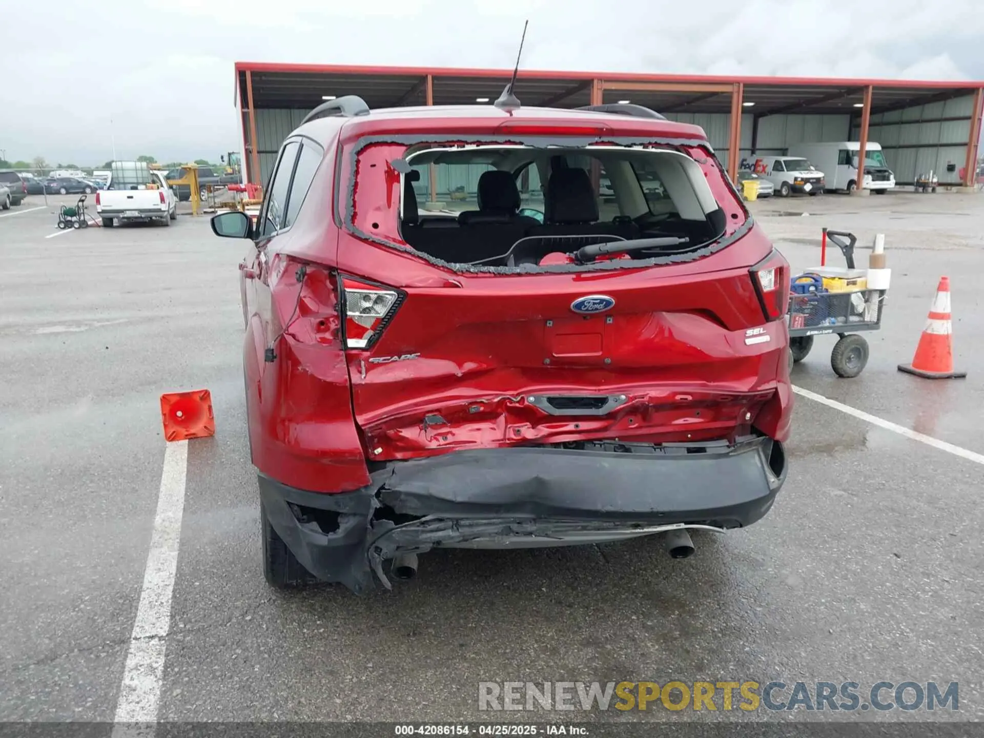 6 Photograph of a damaged car 1FMCU0HD3KUB27017 FORD ESCAPE 2019