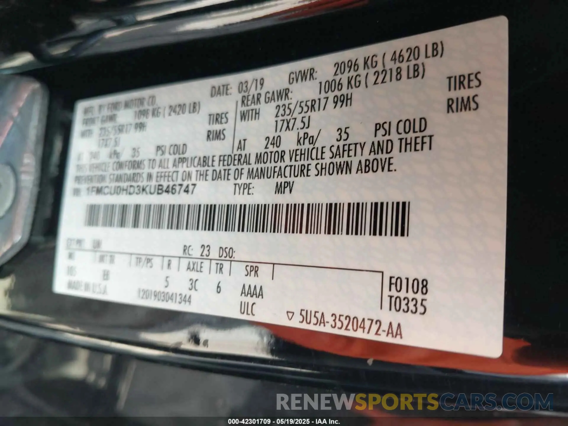 9 Photograph of a damaged car 1FMCU0HD3KUB46747 FORD ESCAPE 2019