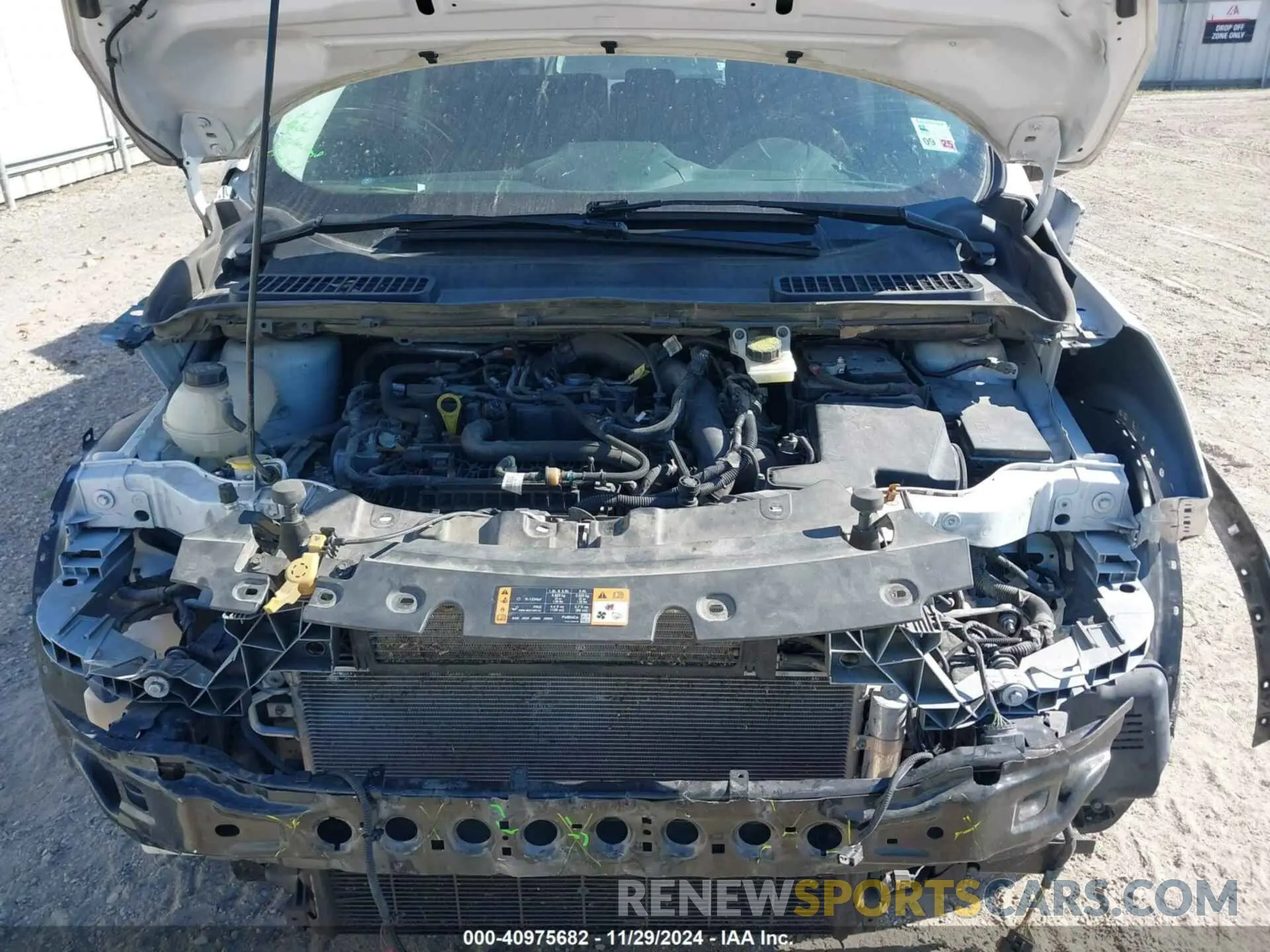 10 Photograph of a damaged car 1FMCU0HD3KUB94667 FORD ESCAPE 2019