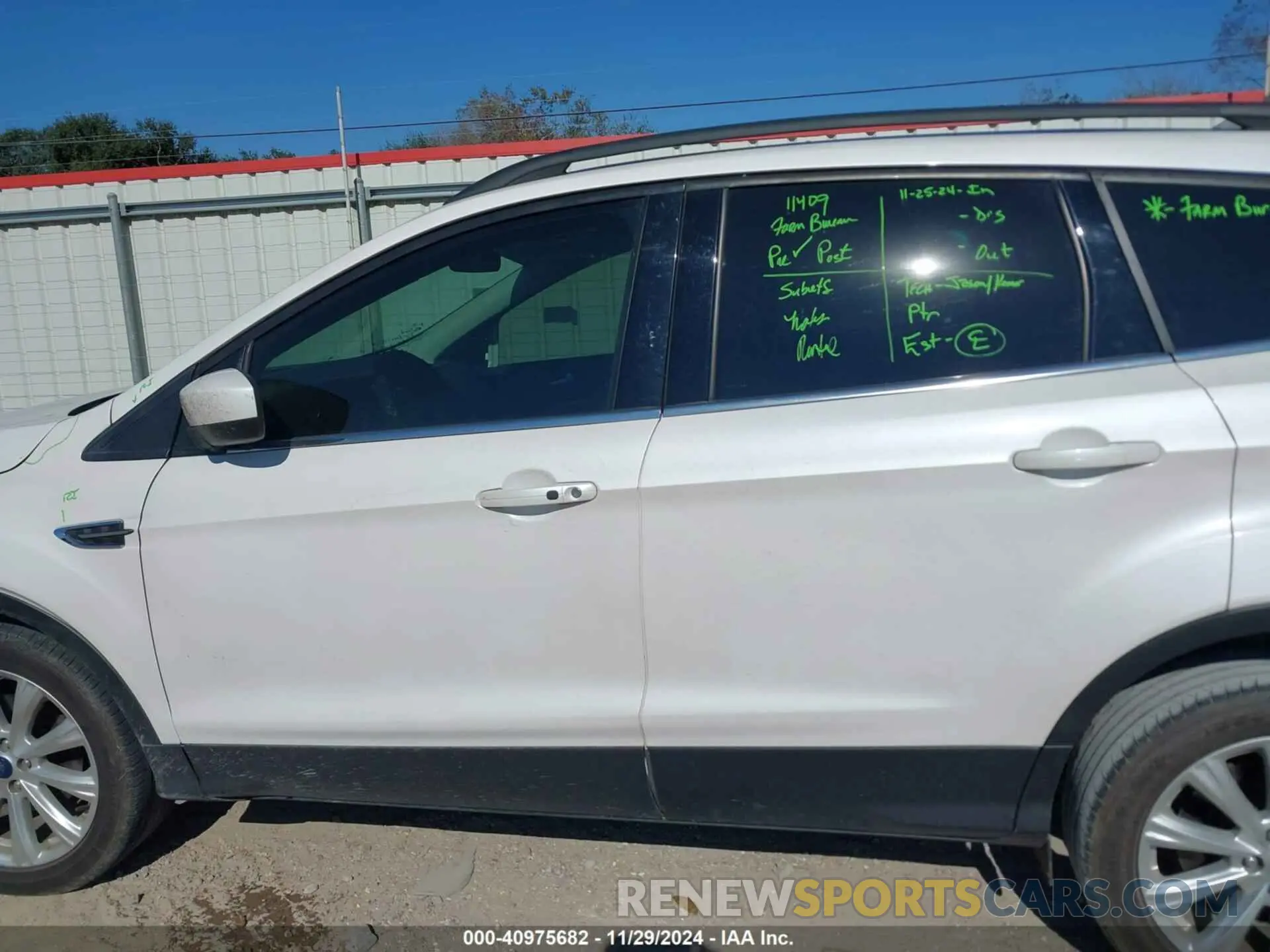 15 Photograph of a damaged car 1FMCU0HD3KUB94667 FORD ESCAPE 2019