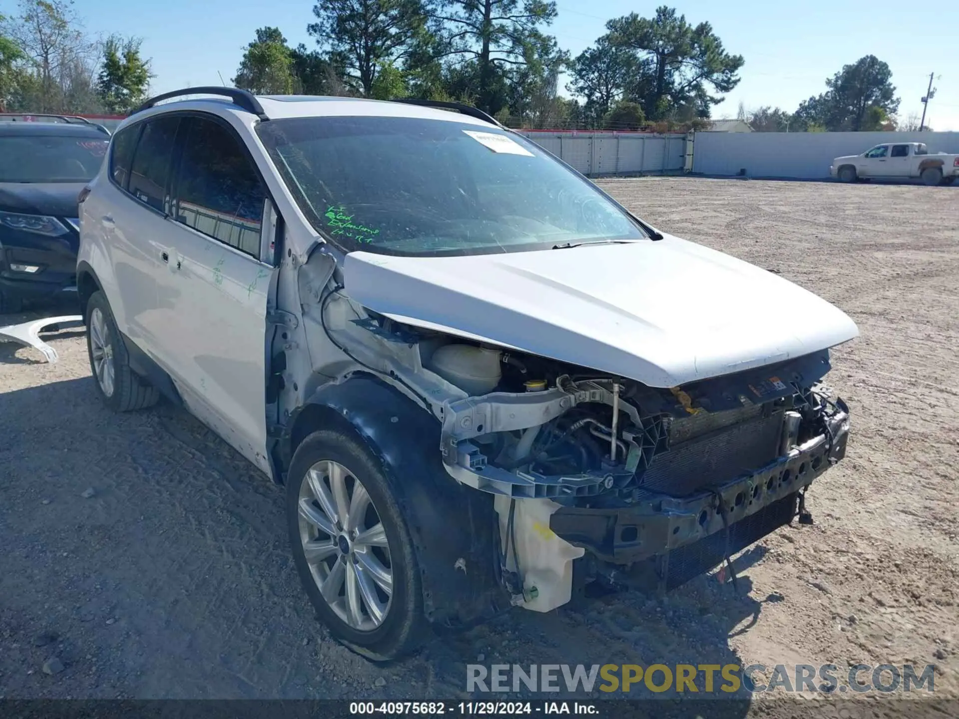 6 Photograph of a damaged car 1FMCU0HD3KUB94667 FORD ESCAPE 2019