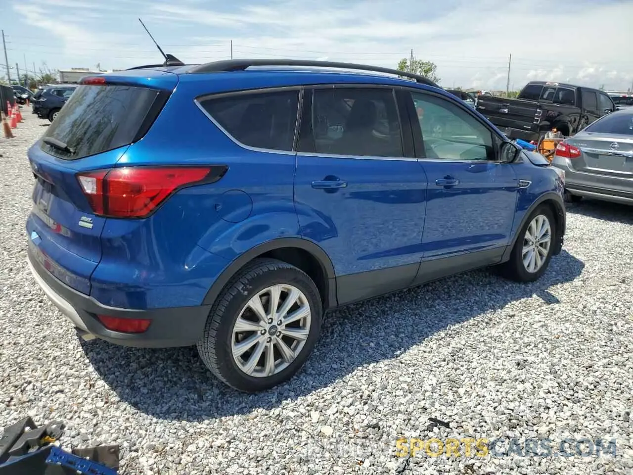 3 Photograph of a damaged car 1FMCU0HD3KUB95446 FORD ESCAPE 2019