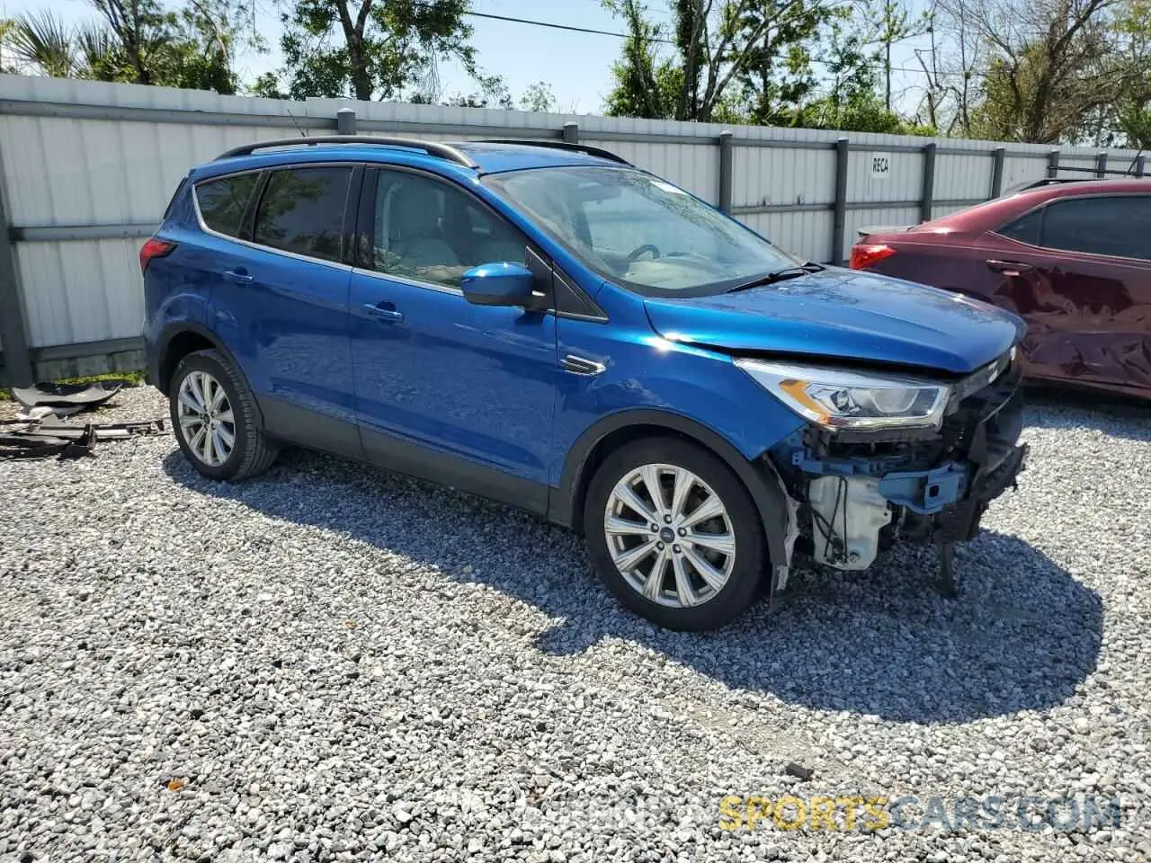 4 Photograph of a damaged car 1FMCU0HD3KUB95446 FORD ESCAPE 2019