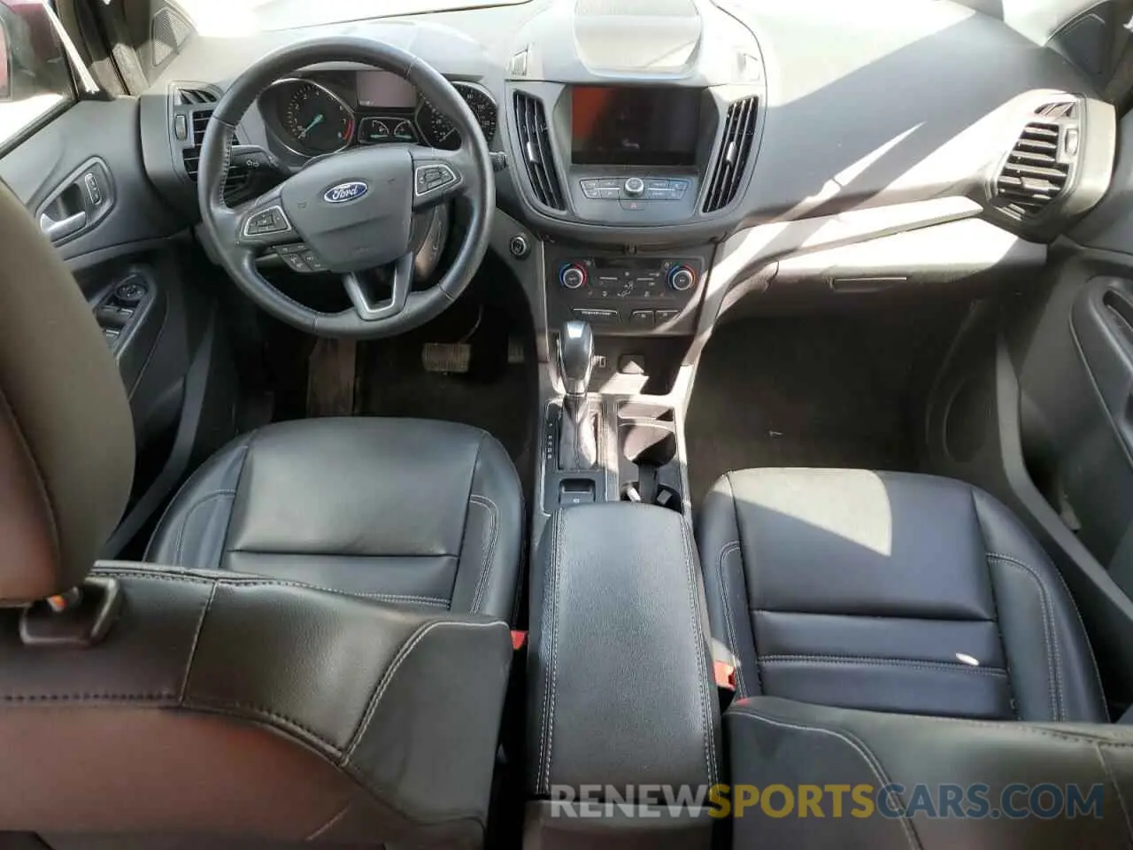 8 Photograph of a damaged car 1FMCU0HD3KUC44645 FORD ESCAPE 2019